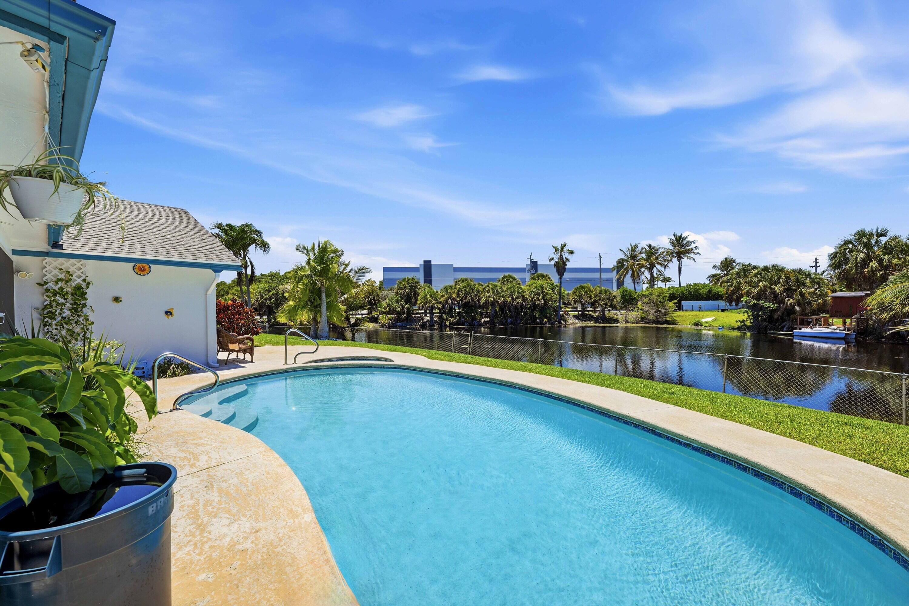 CRYSTAL HEIGHTS - Residential