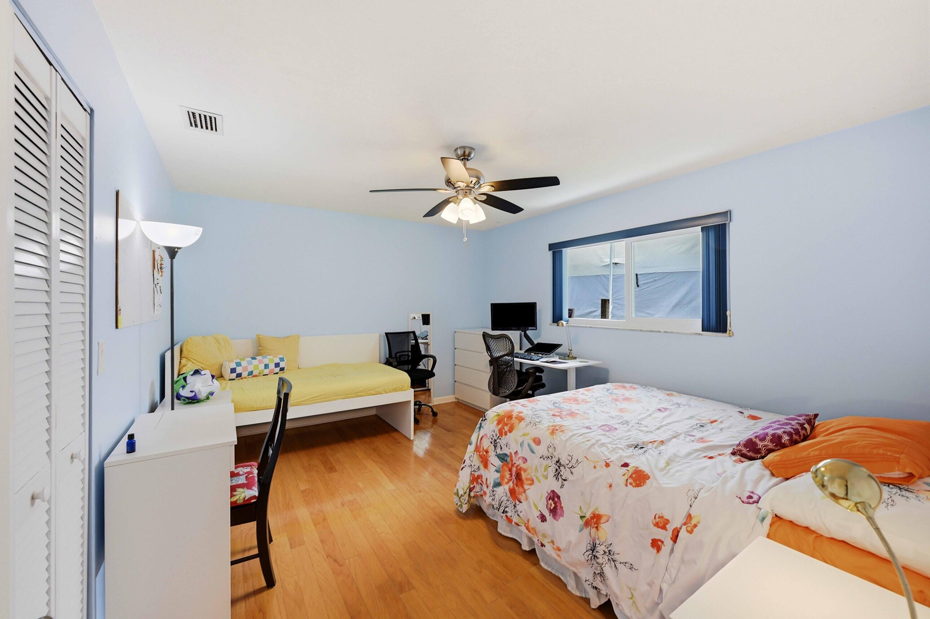 CRYSTAL HEIGHTS - Residential