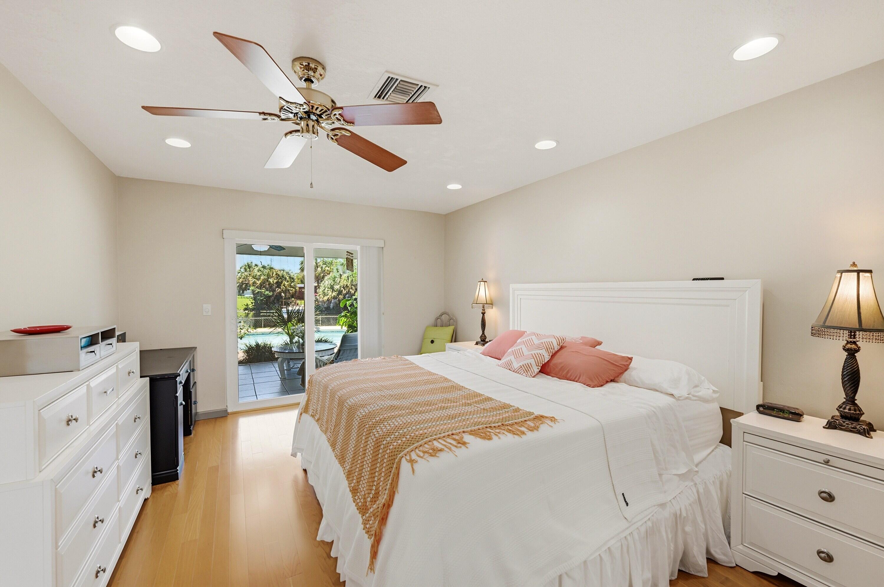 CRYSTAL HEIGHTS - Residential