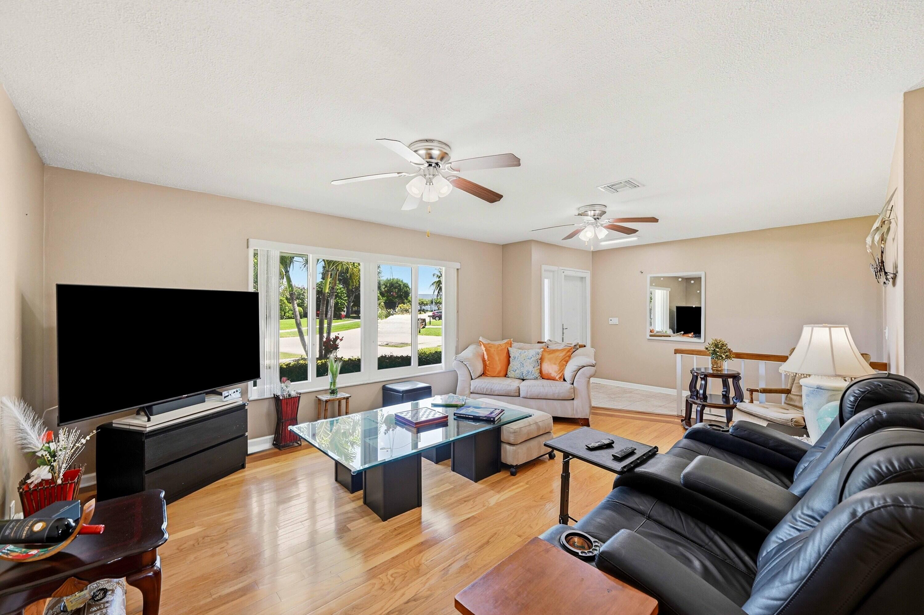 CRYSTAL HEIGHTS - Residential