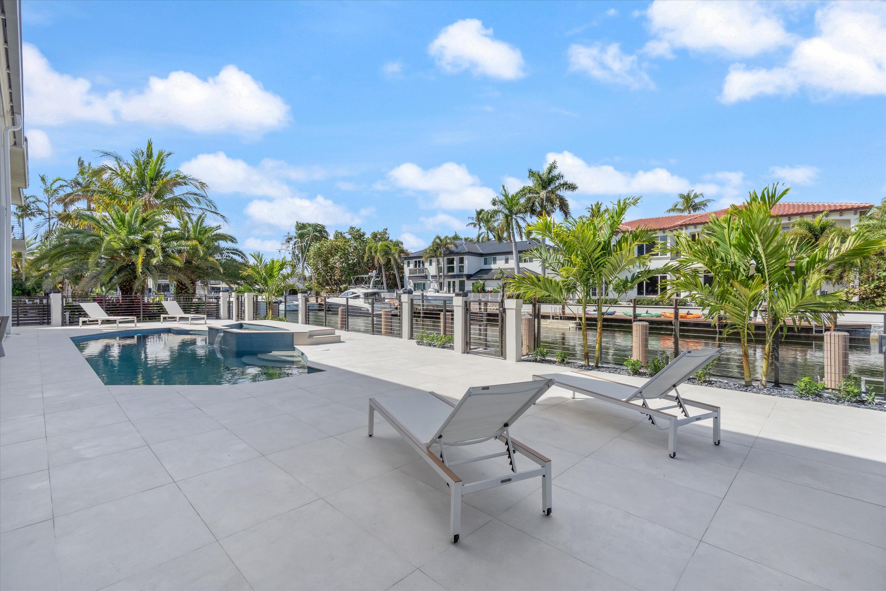 VENETIAN ISLES 1ST SEC - Residential