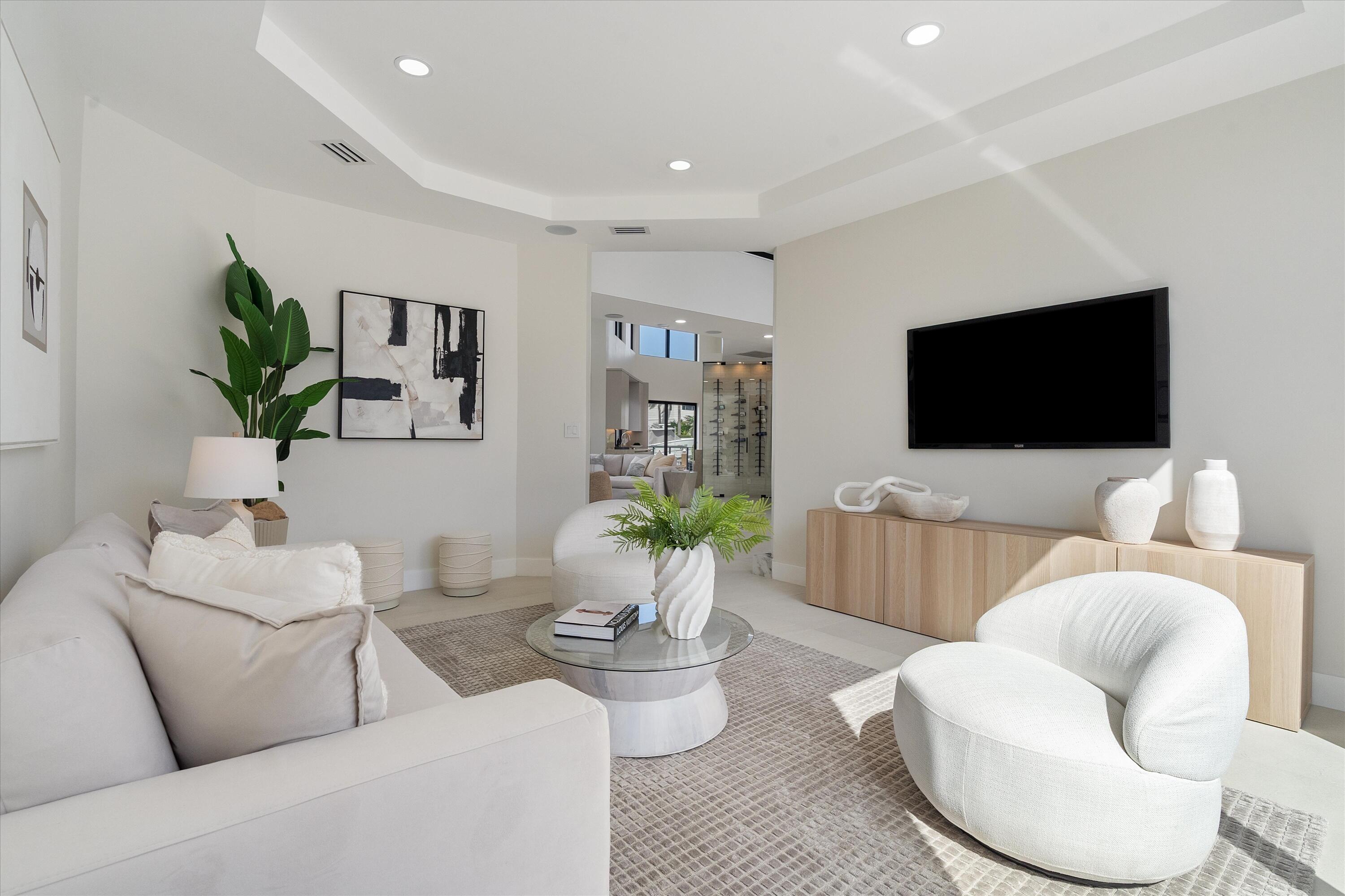 VENETIAN ISLES 1ST SEC - Residential