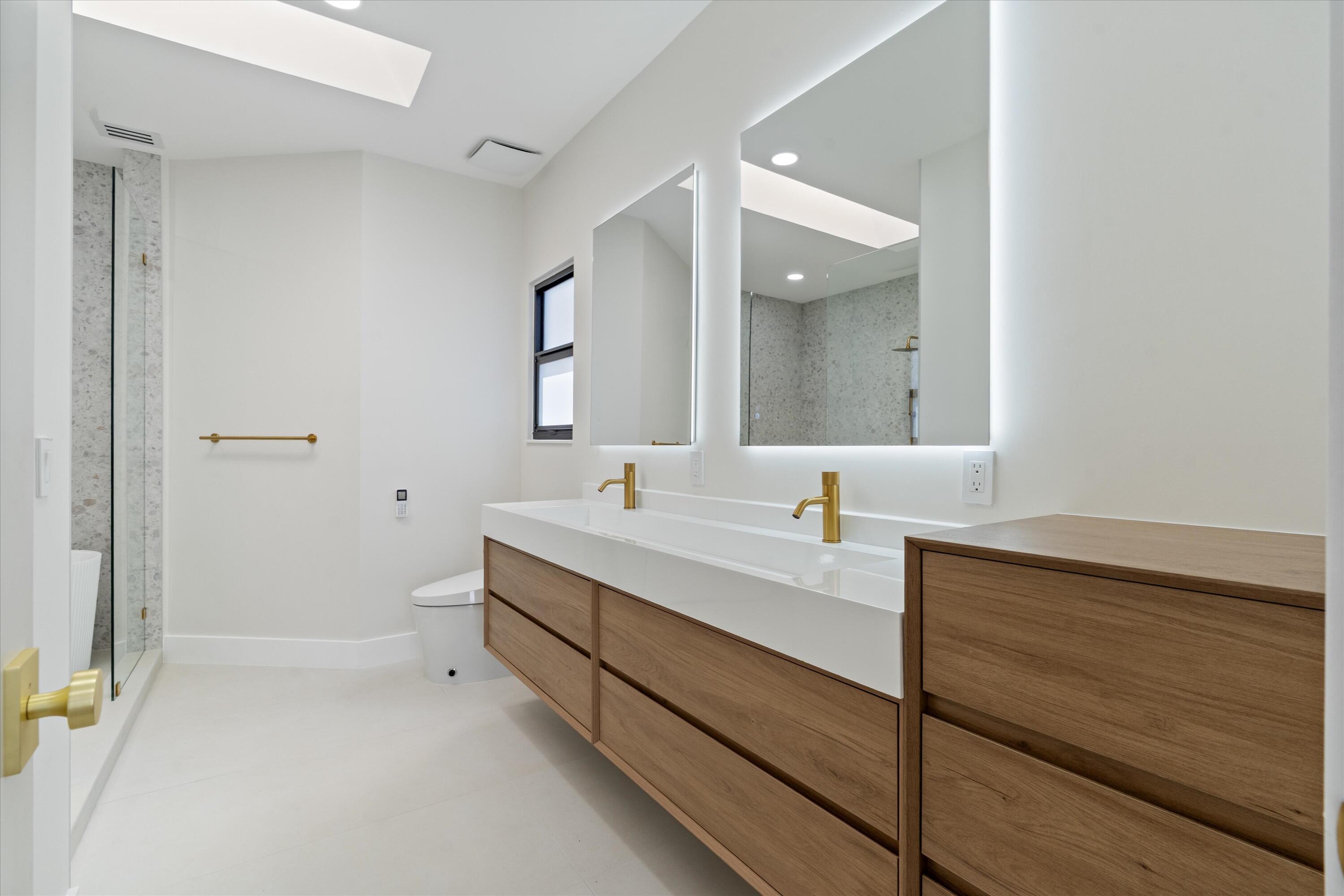 VENETIAN ISLES 1ST SEC - Residential