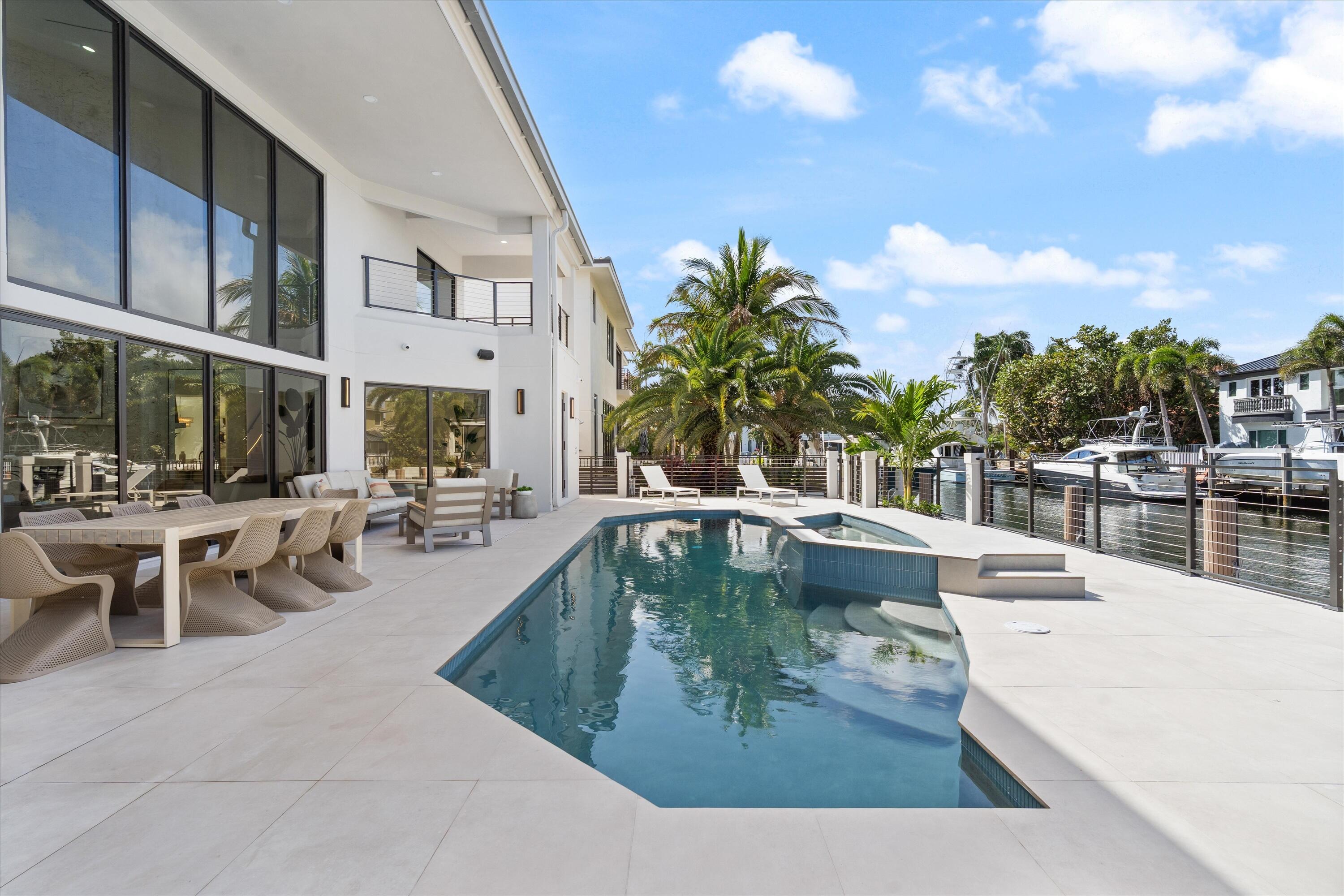 VENETIAN ISLES 1ST SEC - Residential