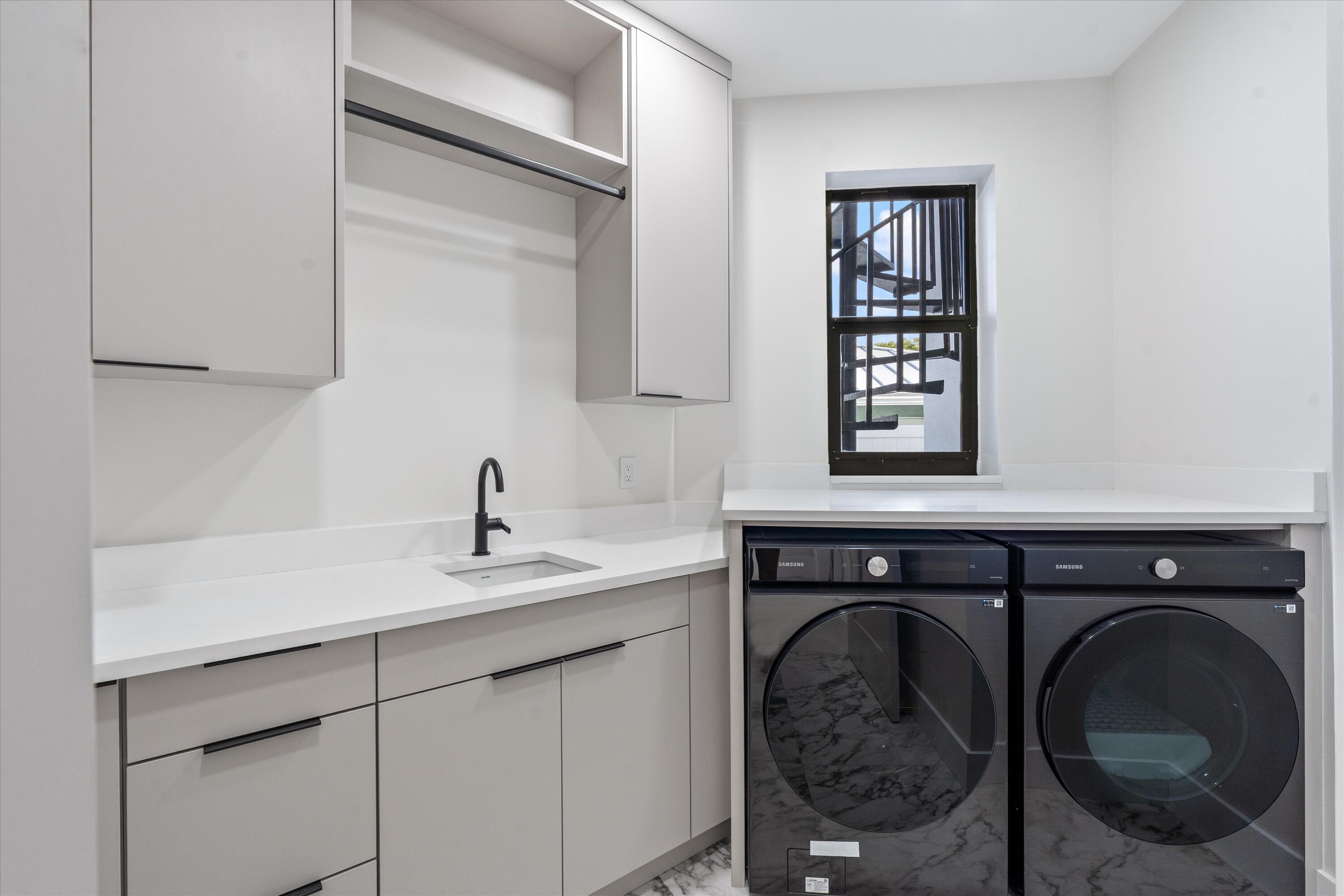 VENETIAN ISLES 1ST SEC - Residential