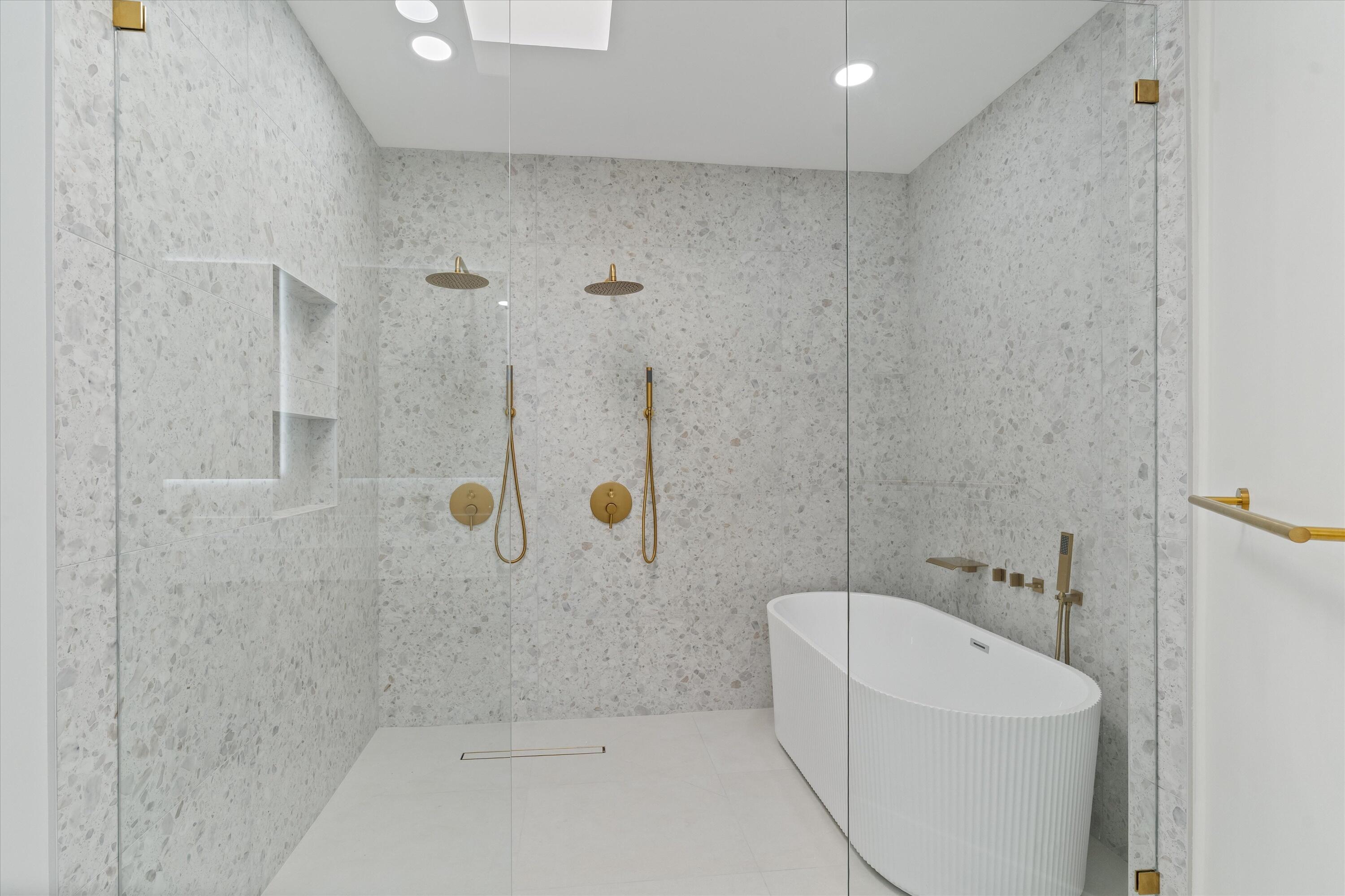 VENETIAN ISLES 1ST SEC - Residential