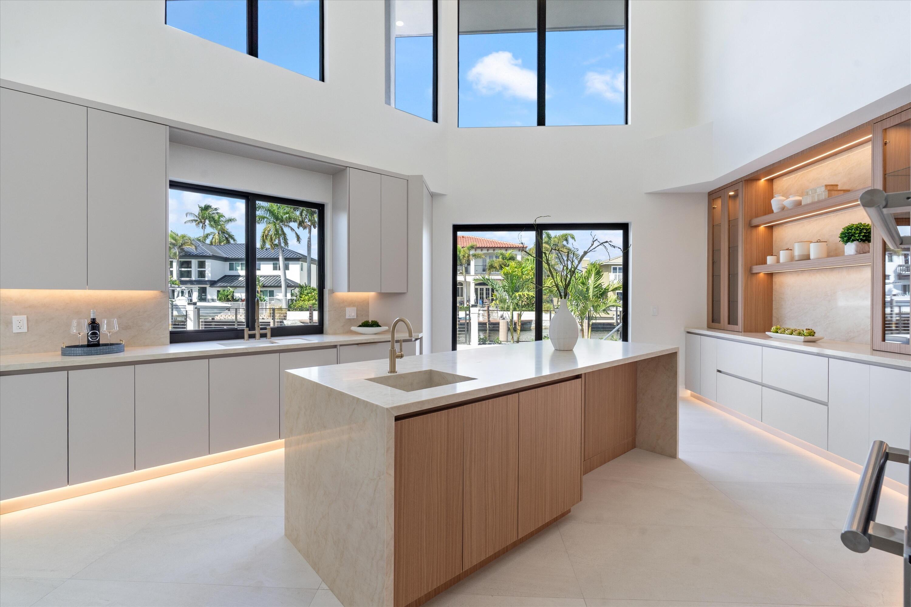 VENETIAN ISLES 1ST SEC - Residential