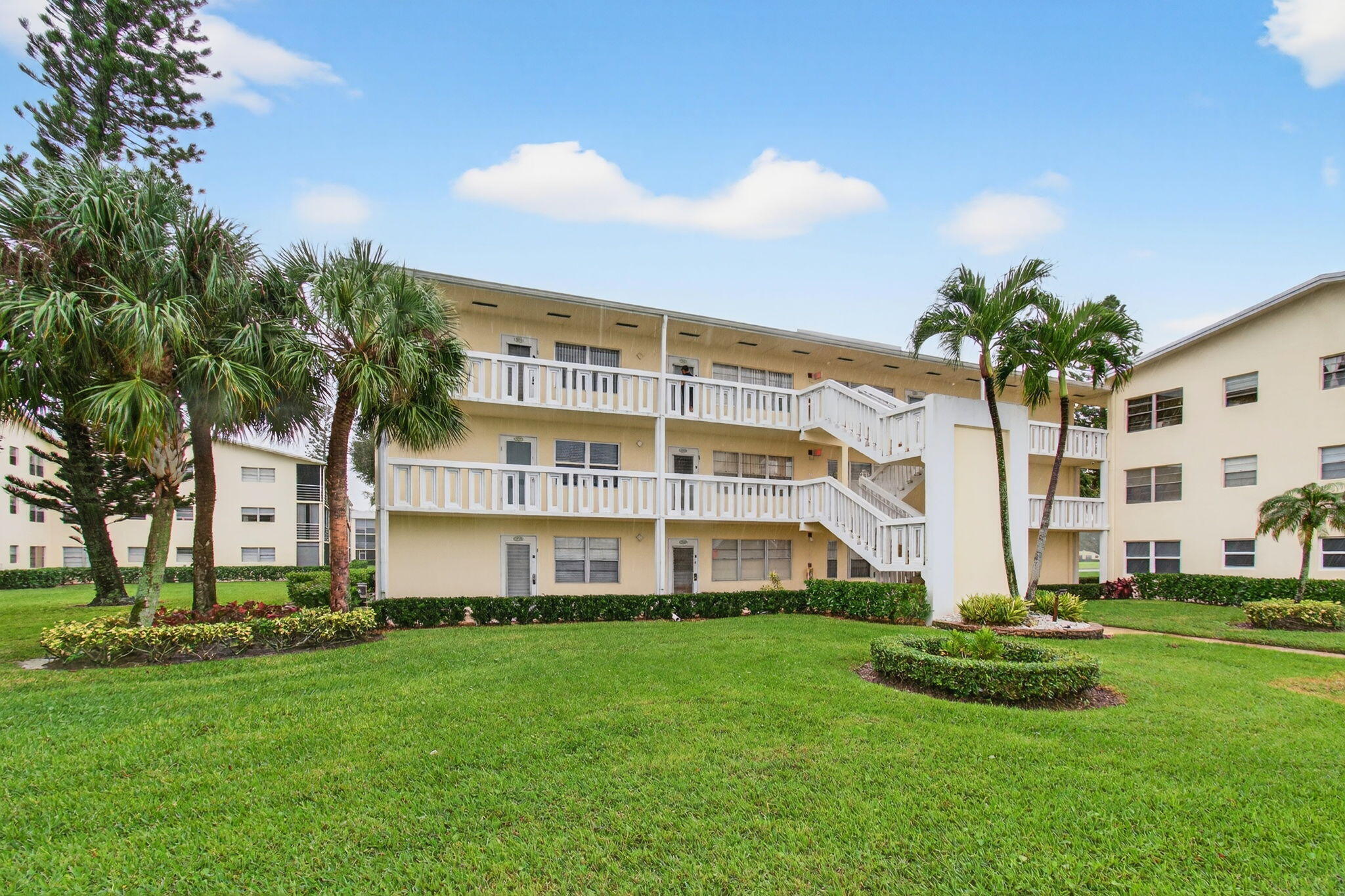 DORSET AT CENTURY VILLAGE CONDO - Residential