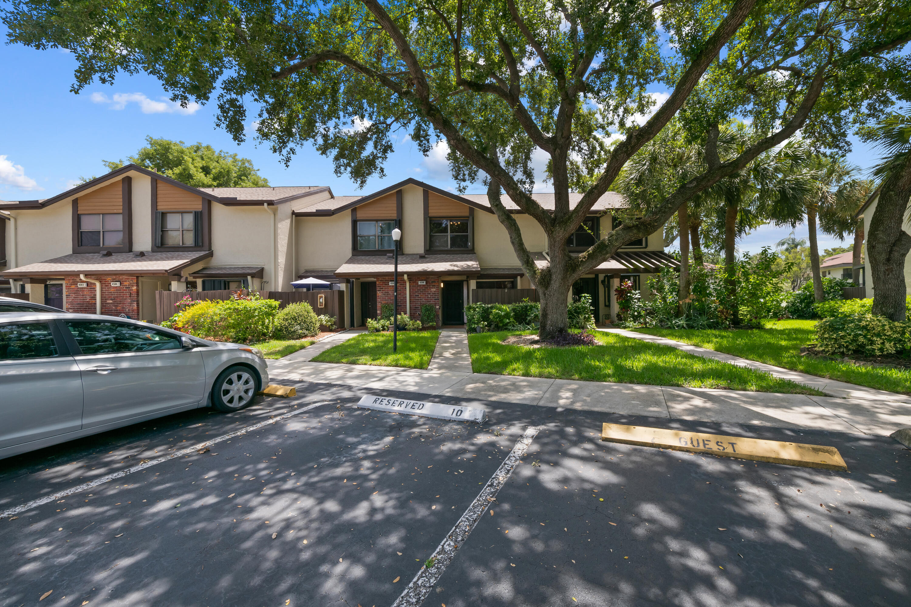 BAYWOOD VILLAGE III-A CONDO - Residential