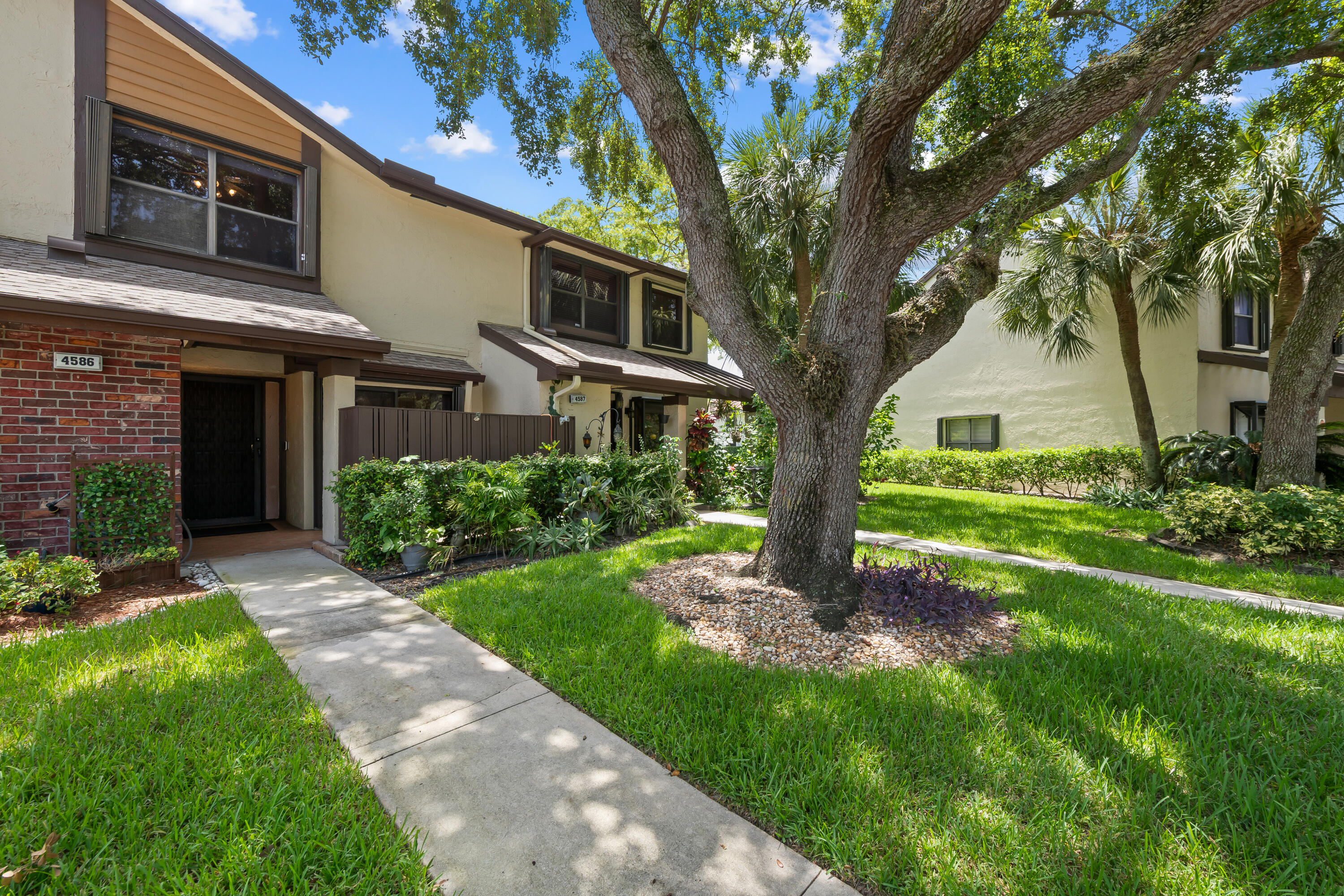 BAYWOOD VILLAGE III-A CONDO - Residential