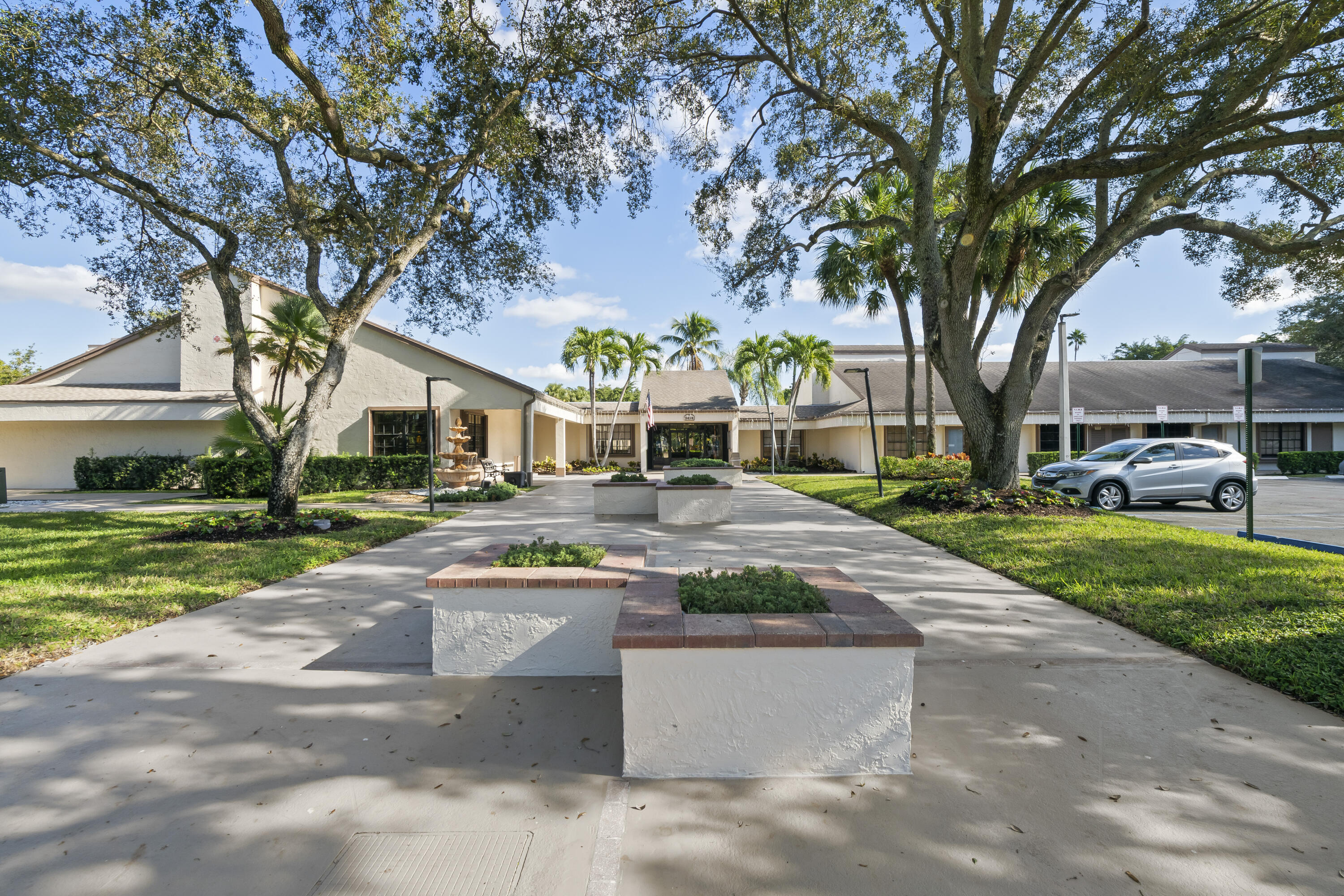 BAYWOOD VILLAGE III-A CONDO - Residential