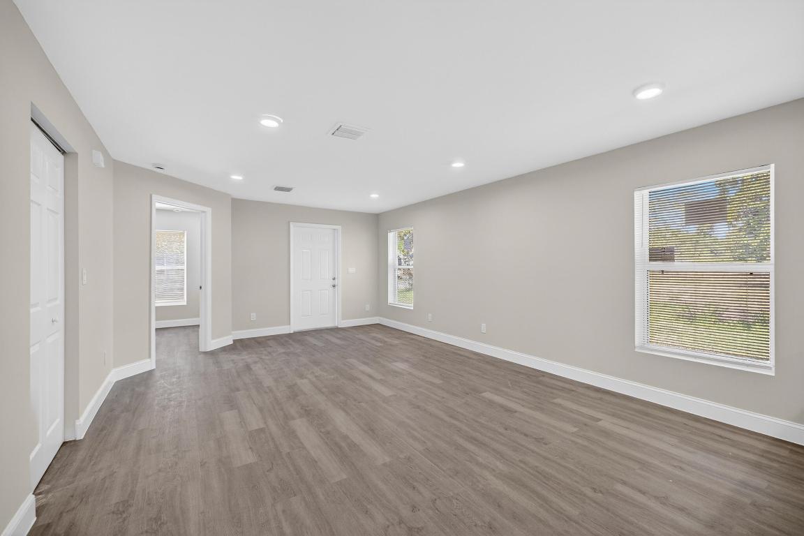 J E W Mccullers - Residential