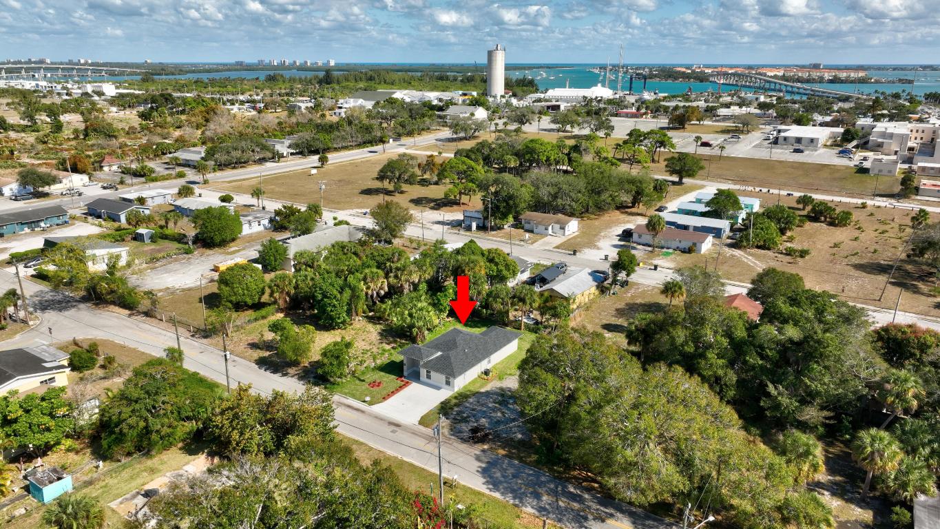 J E W Mccullers - Residential