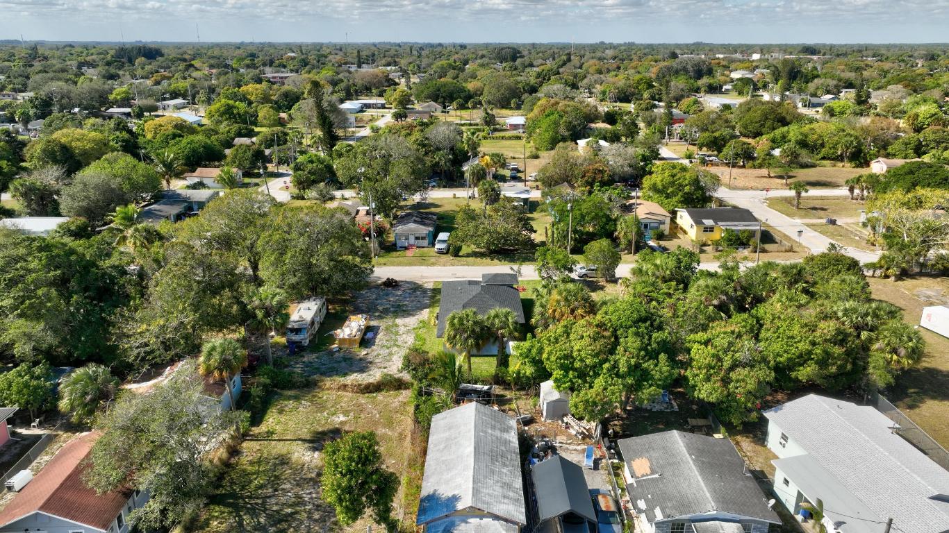 J E W Mccullers - Residential