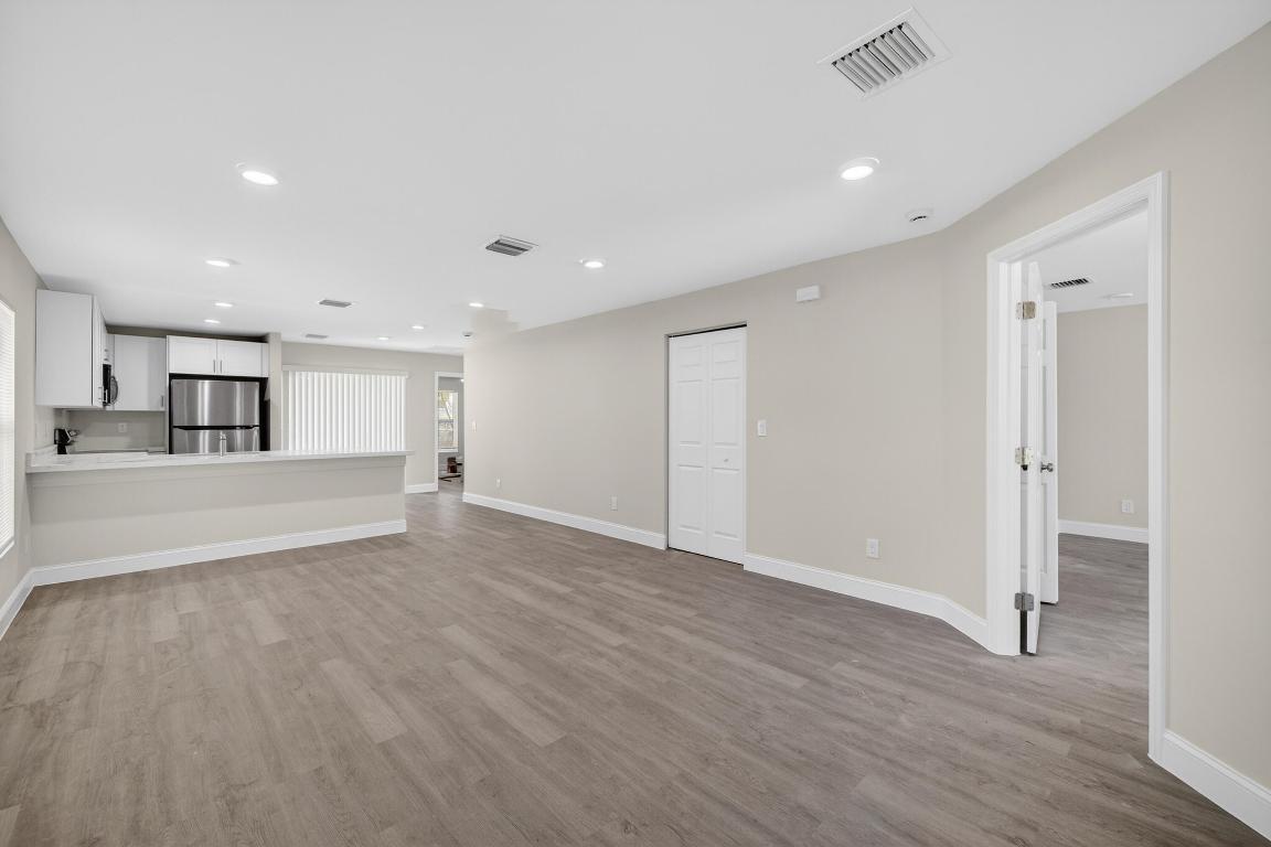 J E W Mccullers - Residential