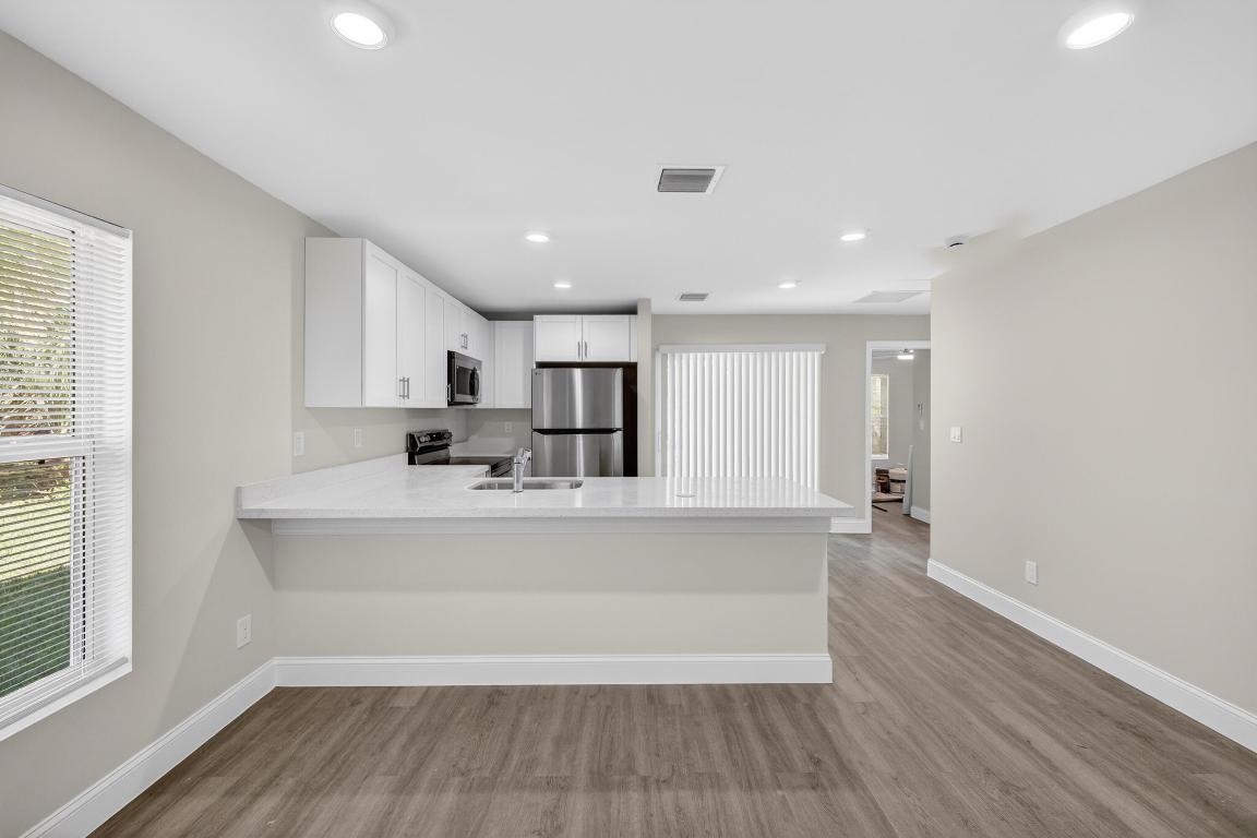 J E W Mccullers - Residential