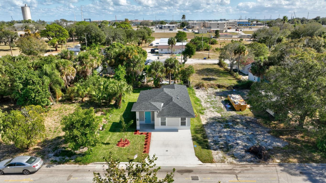 J E W Mccullers - Residential