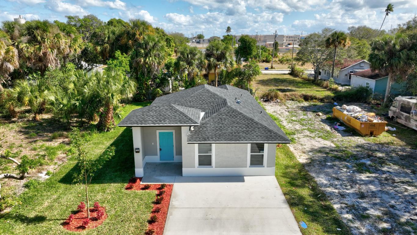 J E W Mccullers - Residential