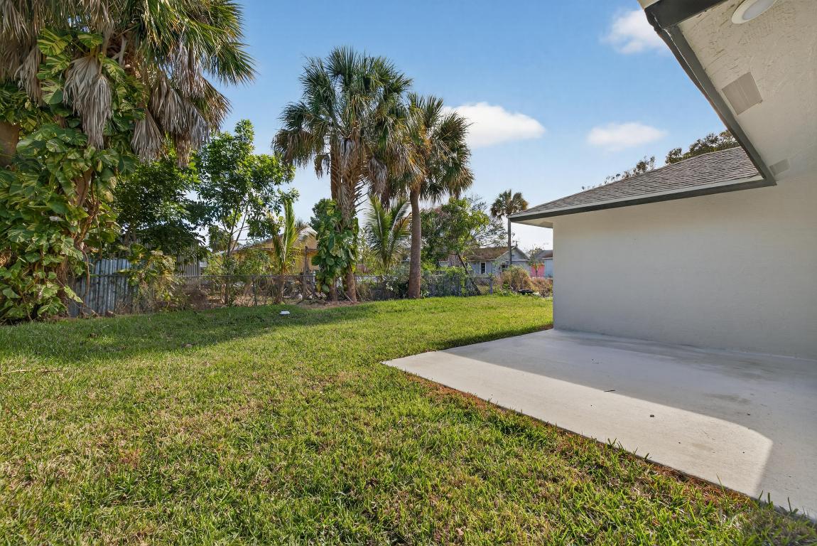 J E W Mccullers - Residential