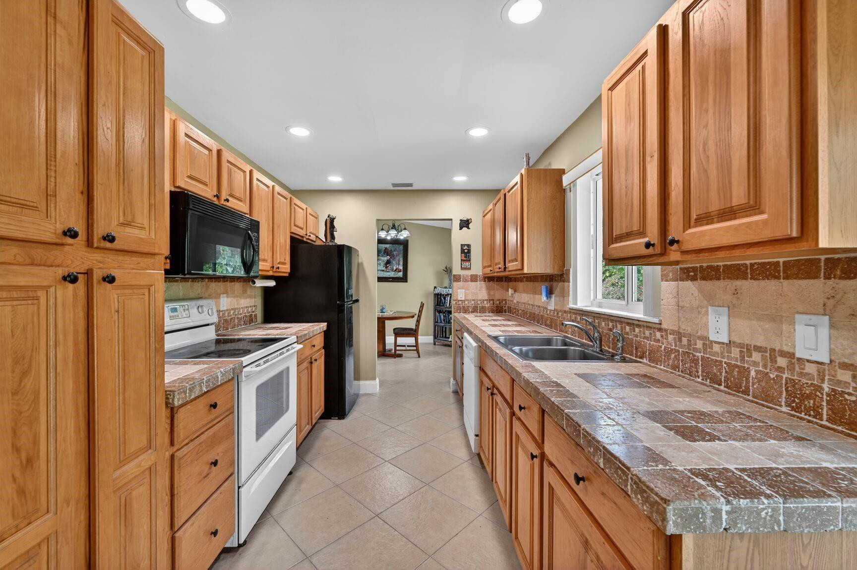 ORANGE TREE HOMES - Residential