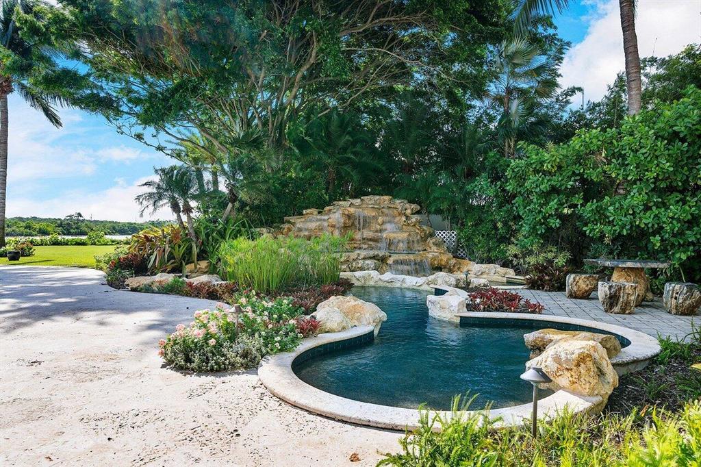 CASSEEKEY ISLAND AT JONATHANS LANDING - Residential