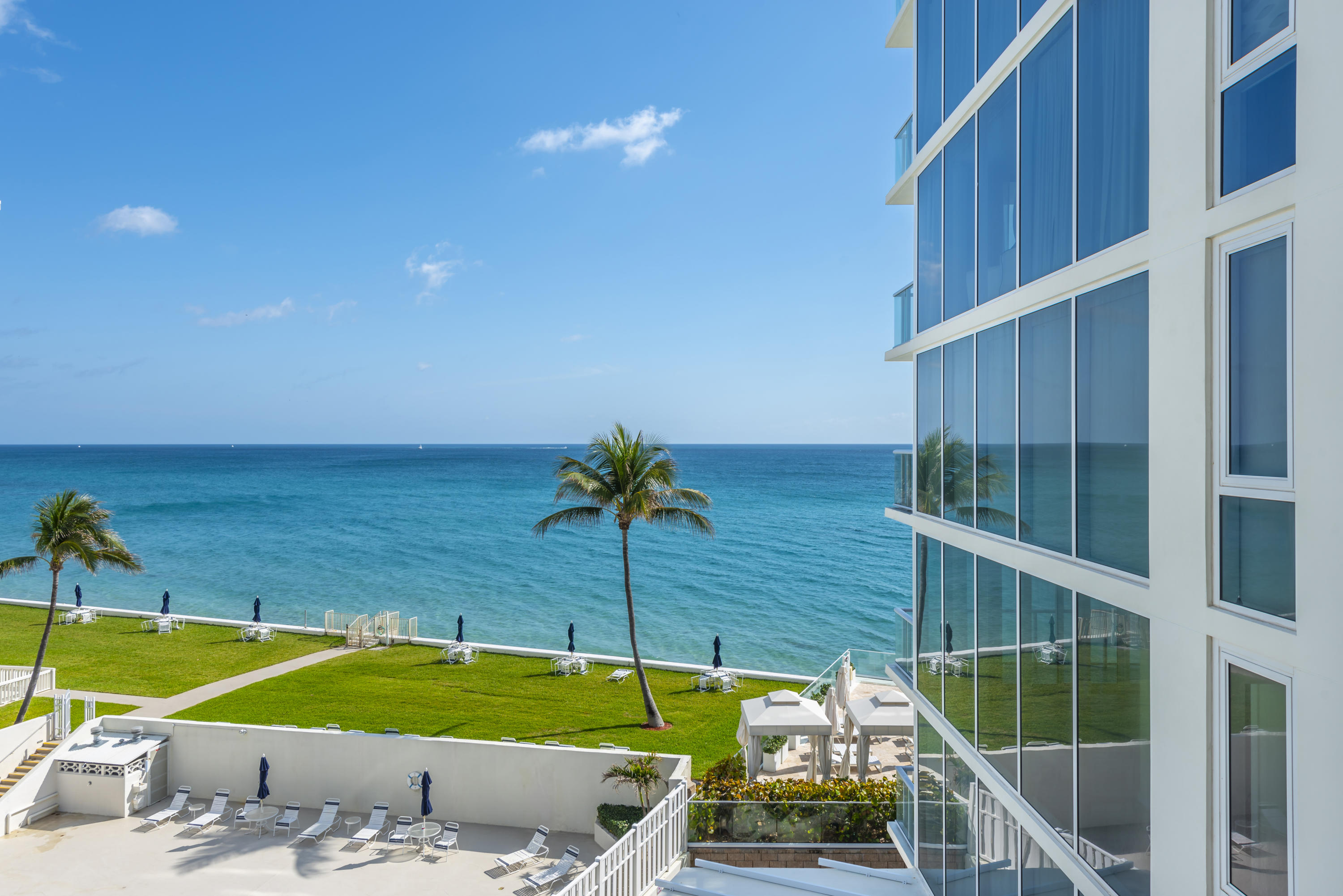 READY FOR MOVE-IN. Perfect for a family seeking a spacious 2,982 Interior Sq.Ft. 3-Bedroom plus Den residence in the Palm Beaches' newest oceanfront condo ''3550 South Ocean''. One of only 30 residences in the building, Residence 4-B features a private elevator foyer, European Oak wood flooring, a chef 's kitchen with Miele appliances including gas stove cooktop, and an over-sized Great Room. Experience an oceanfront salt-chlorinated pool, on-site Concierge, direct beach access and more - all just steps from ''The Eau Palm Beach and a picturesque drive to Worth Avenue.