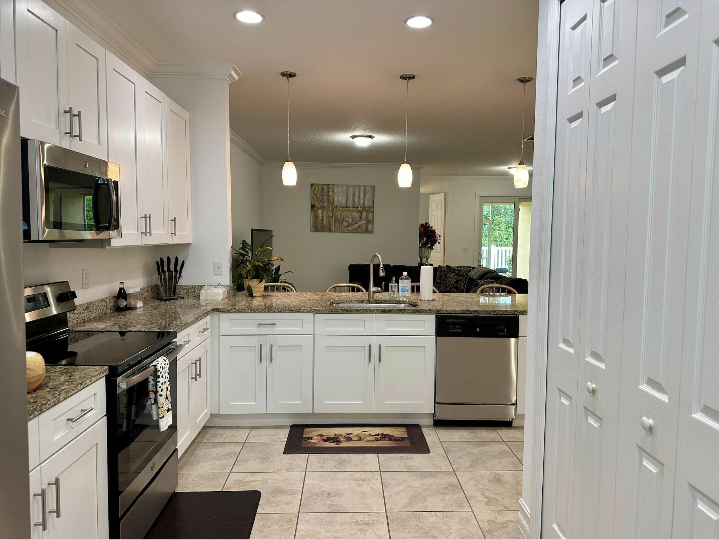 ST ANDREWS TOWNHOMES REPLAT NO 1 - Residential Lease