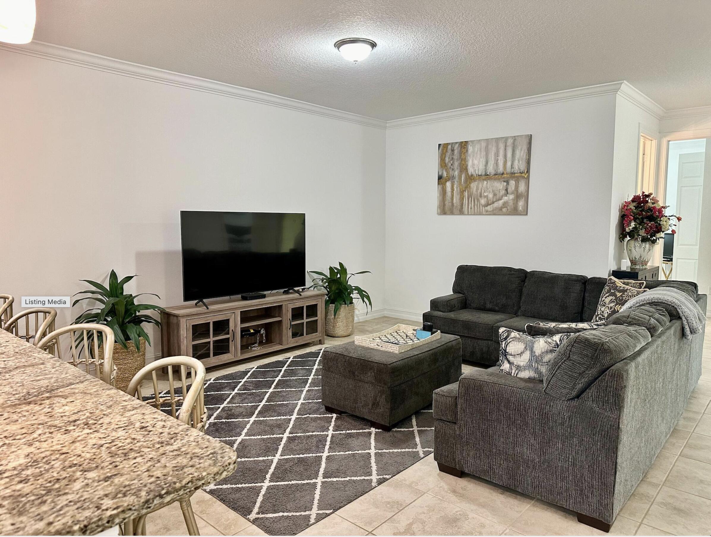 ST ANDREWS TOWNHOMES REPLAT NO 1 - Residential Lease