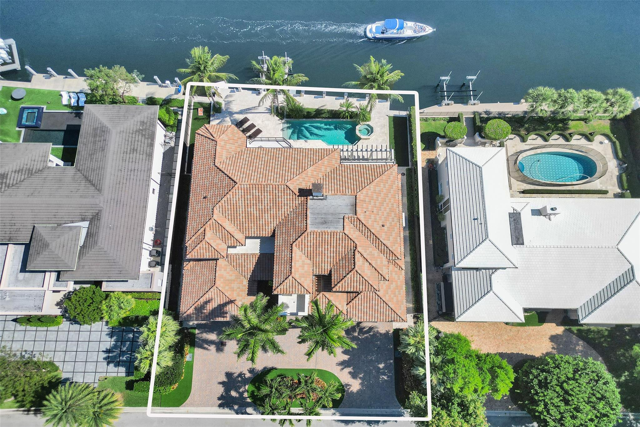 BAY COLONY - Residential