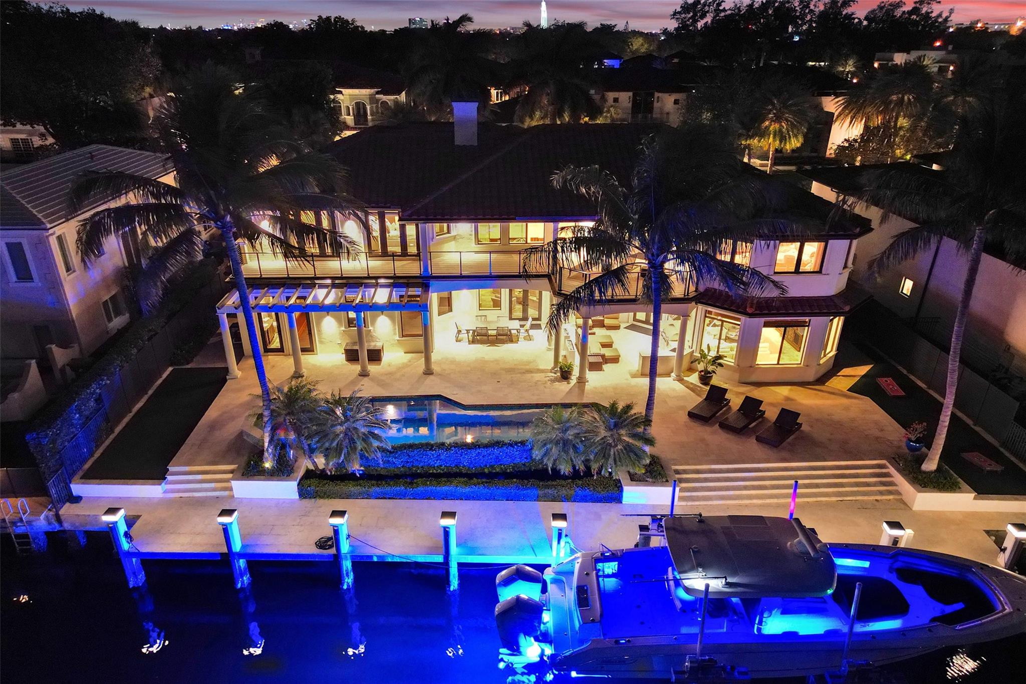 BAY COLONY - Residential