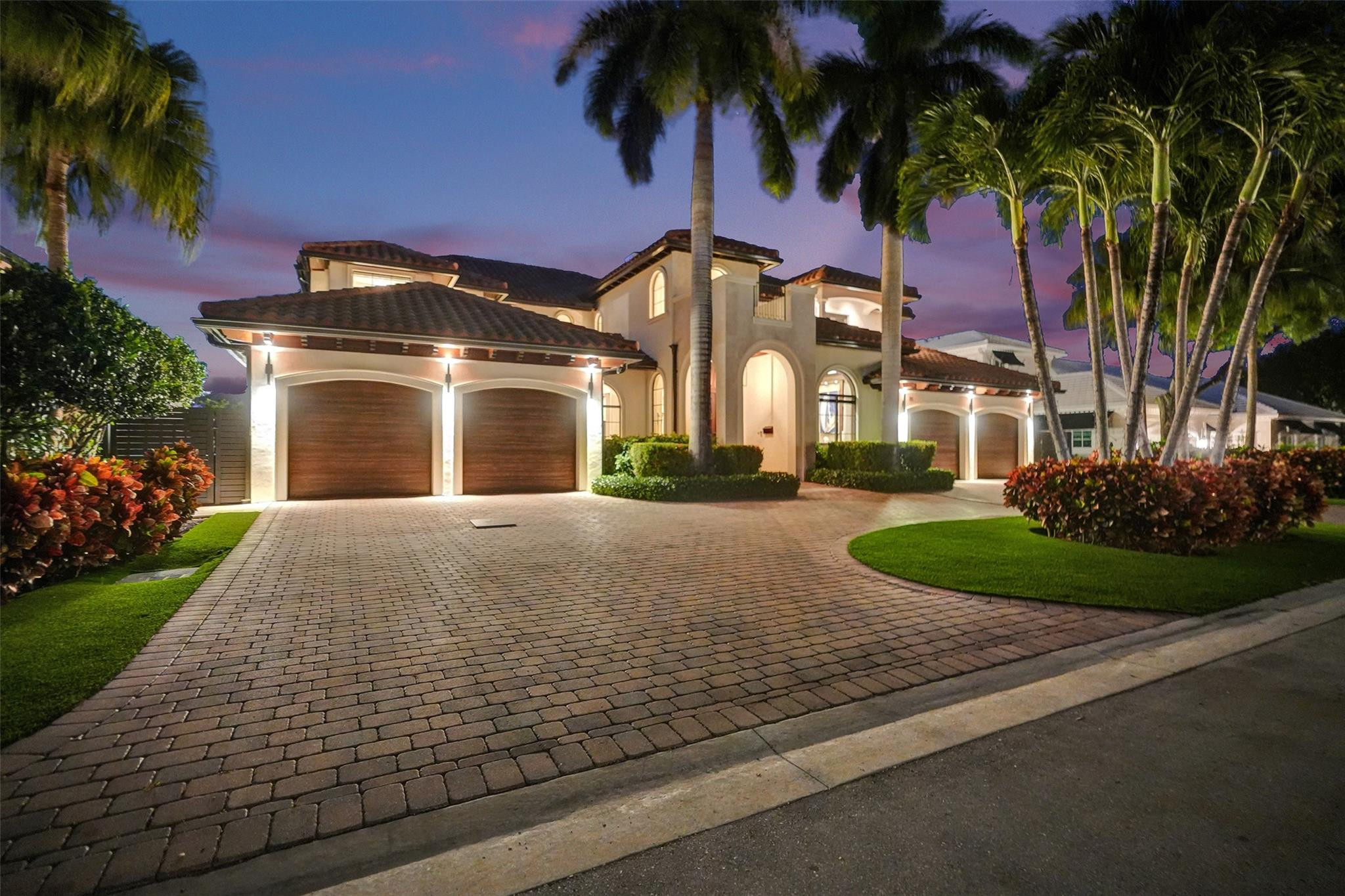 BAY COLONY - Residential