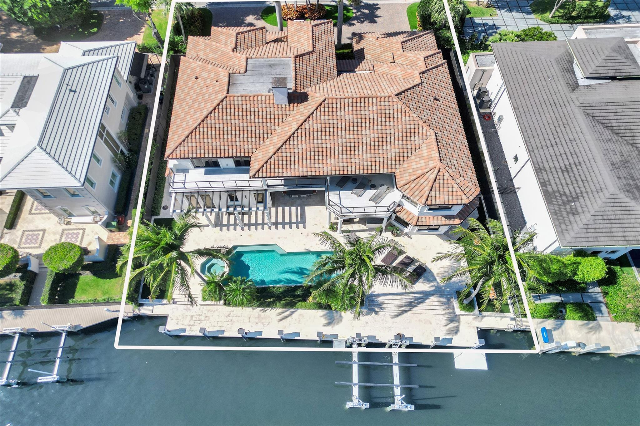 BAY COLONY - Residential