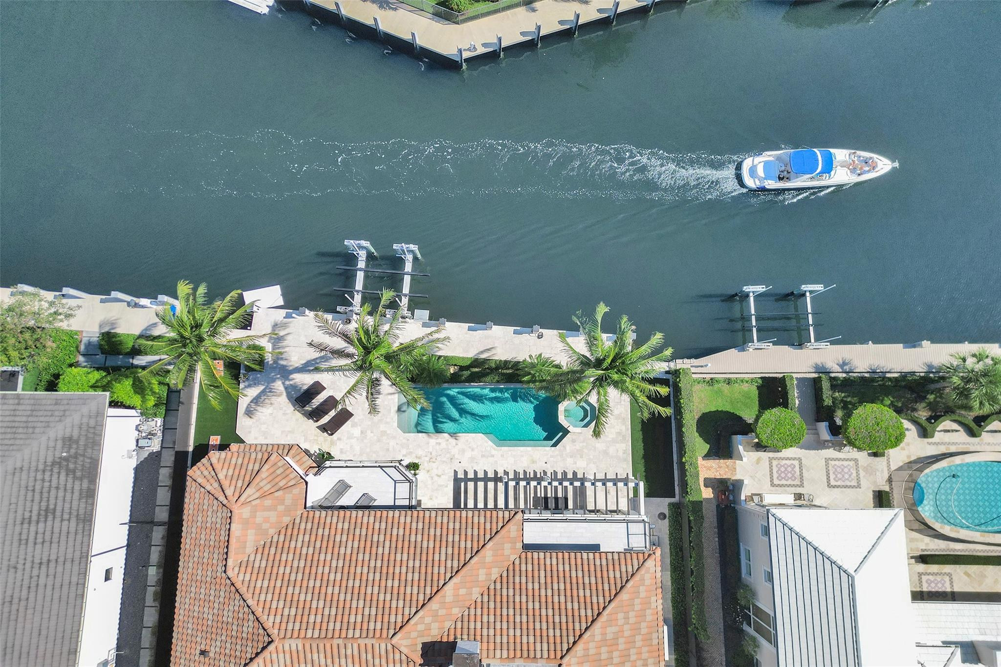 BAY COLONY - Residential