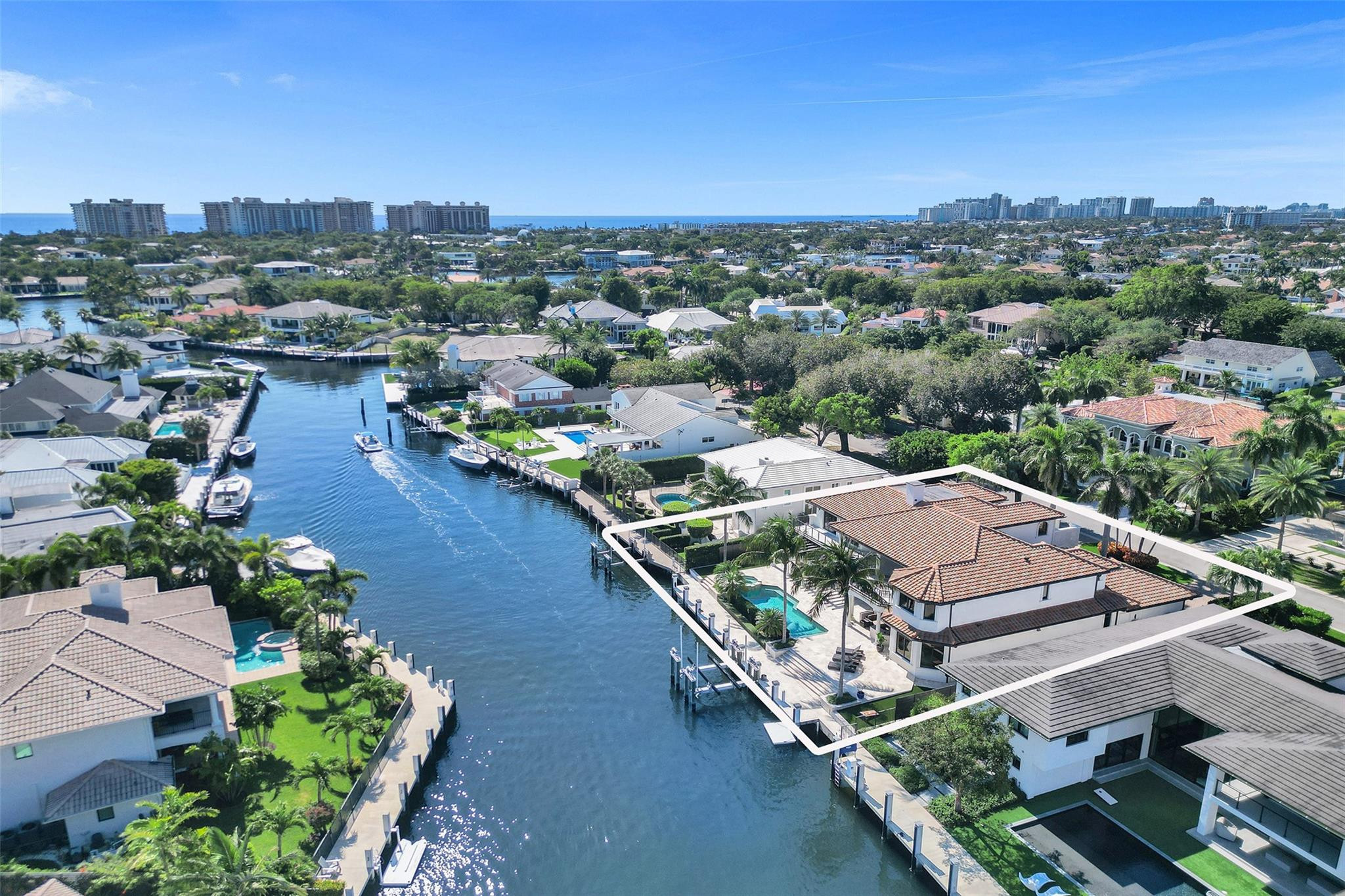 BAY COLONY - Residential