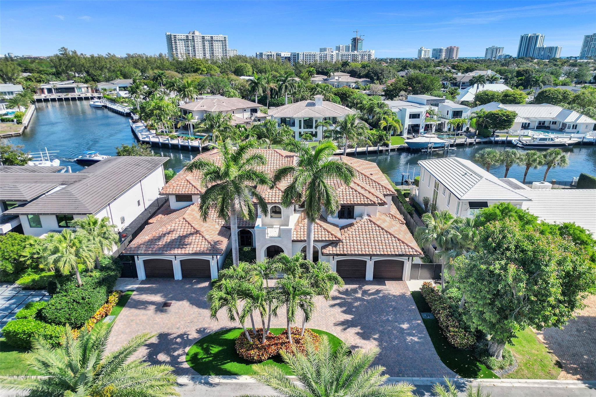 BAY COLONY - Residential