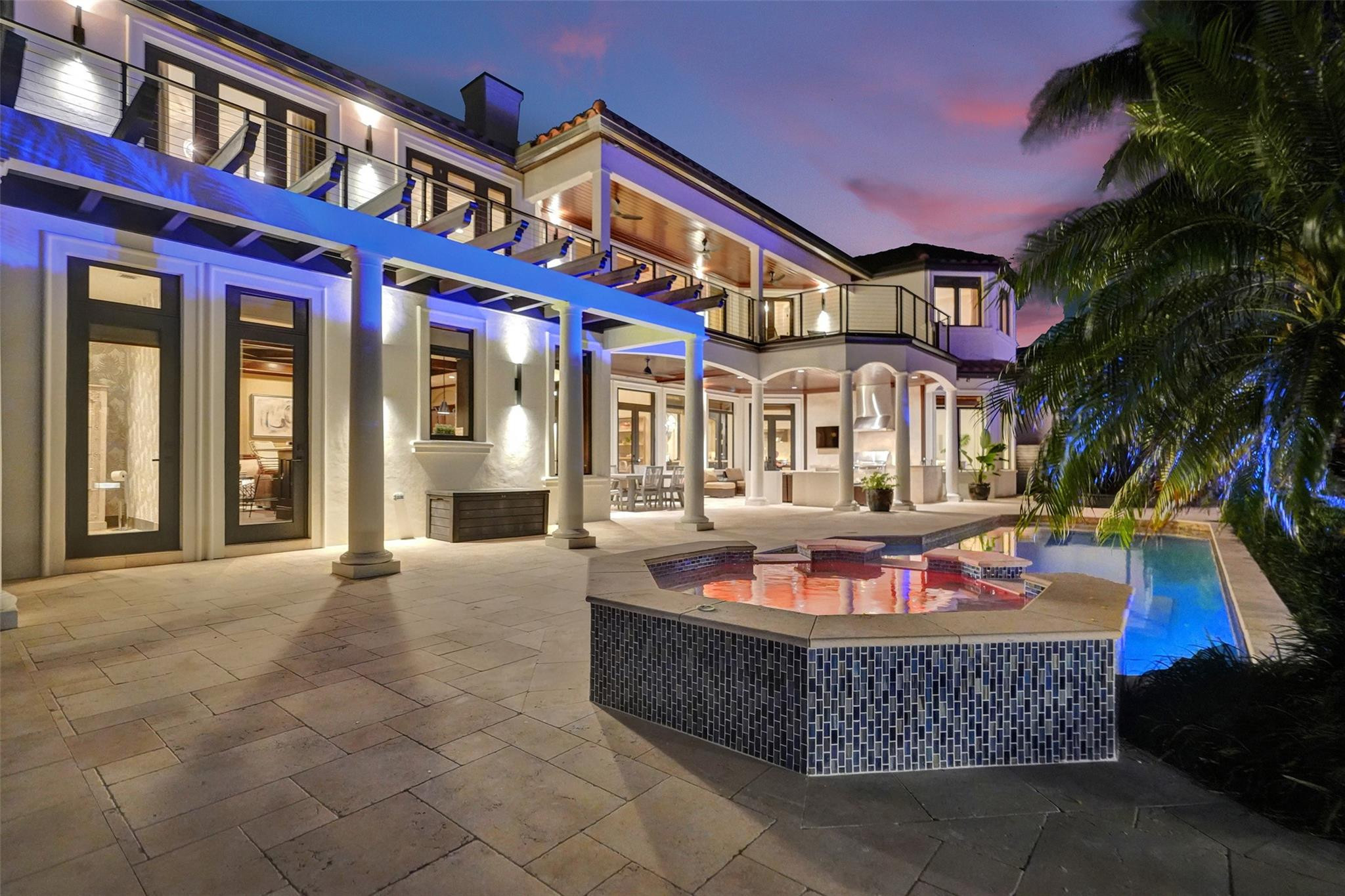 BAY COLONY - Residential