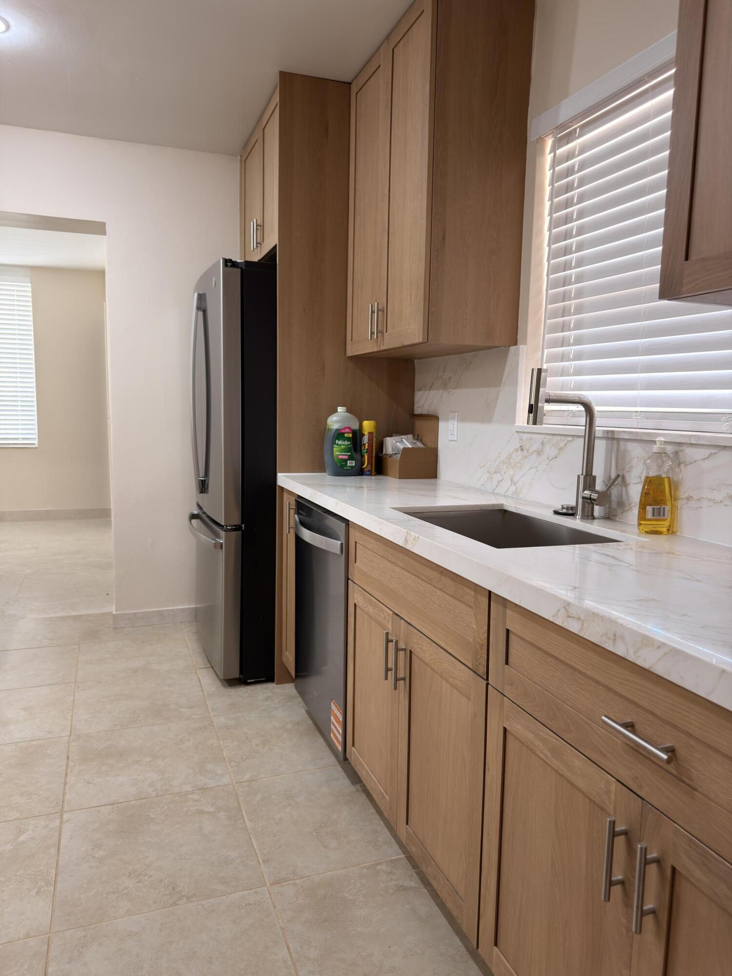 HEFTLER HOMES SUNSET PARK SEC 1 - Residential Lease