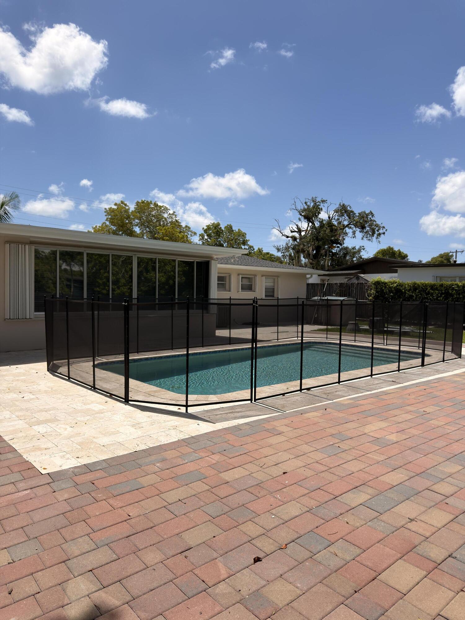 HEFTLER HOMES SUNSET PARK SEC 1 - Residential Lease