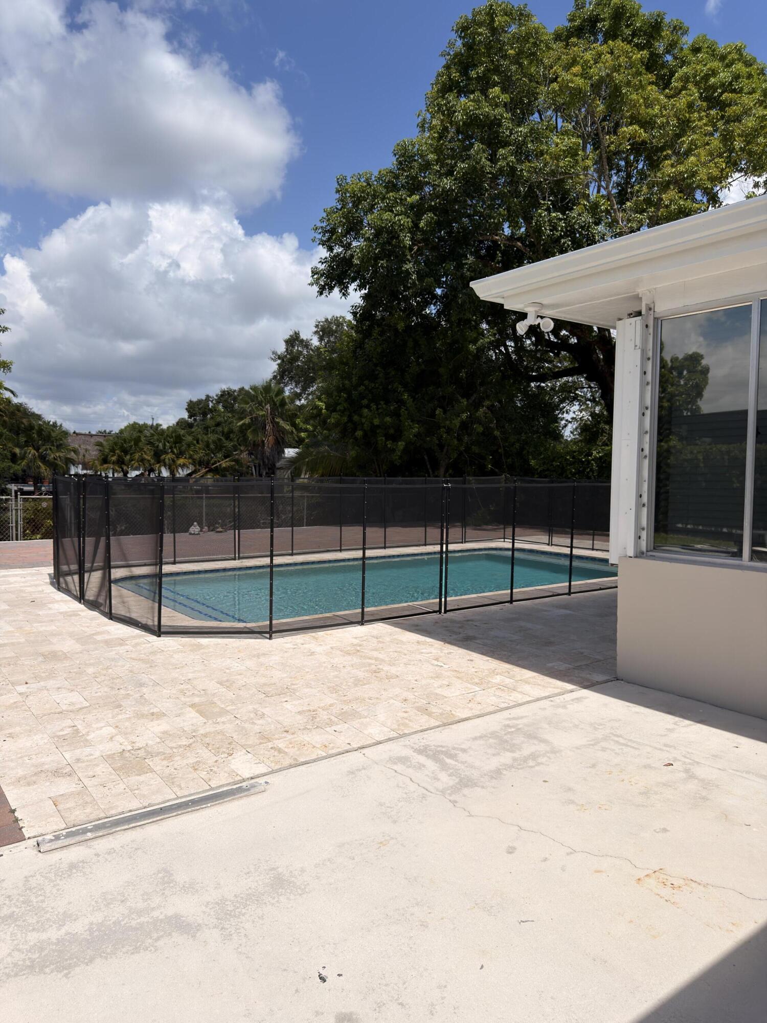 HEFTLER HOMES SUNSET PARK SEC 1 - Residential Lease