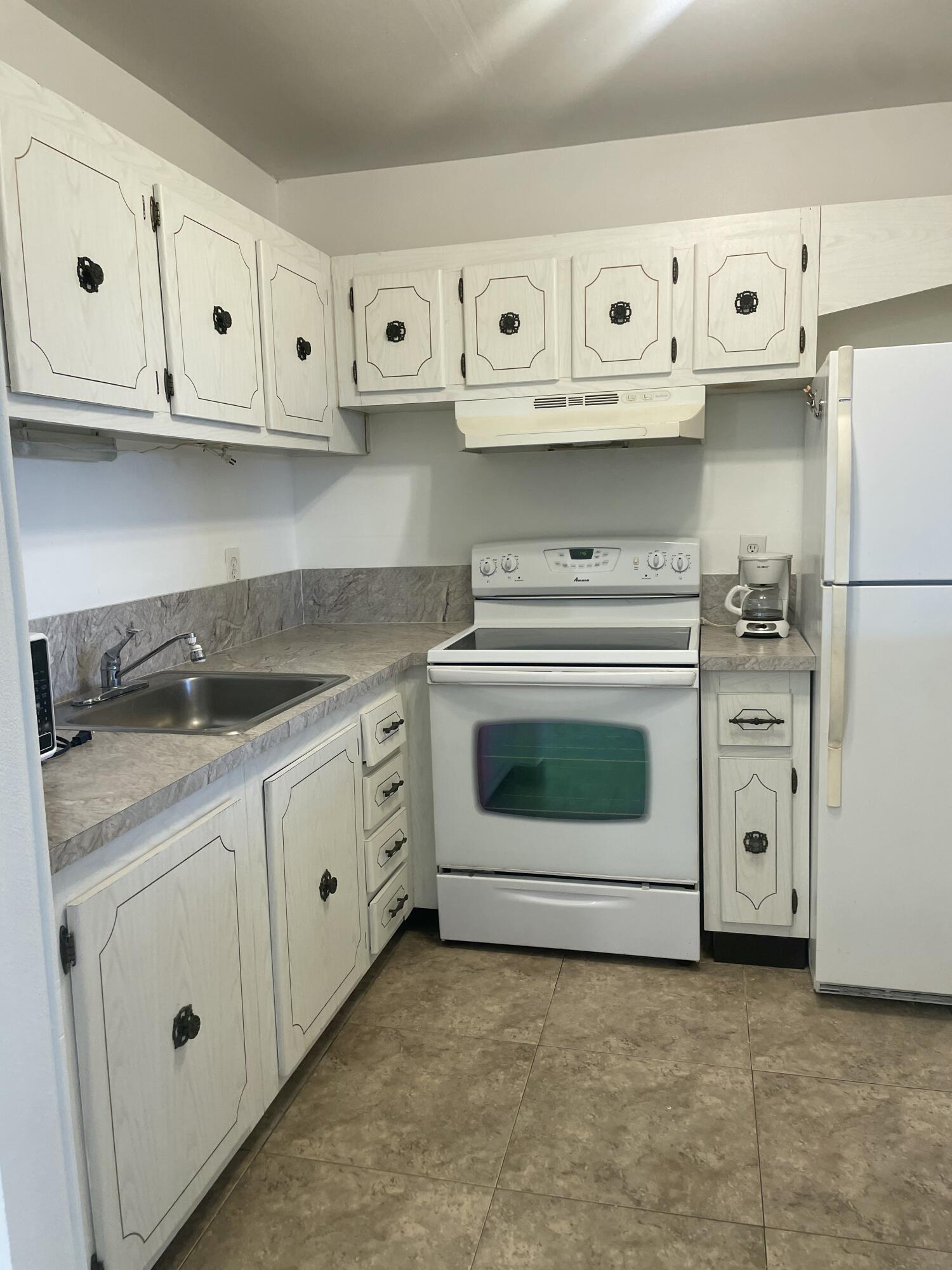 VILLAGE GREEN DORCHESTER CONDO - Residential Lease