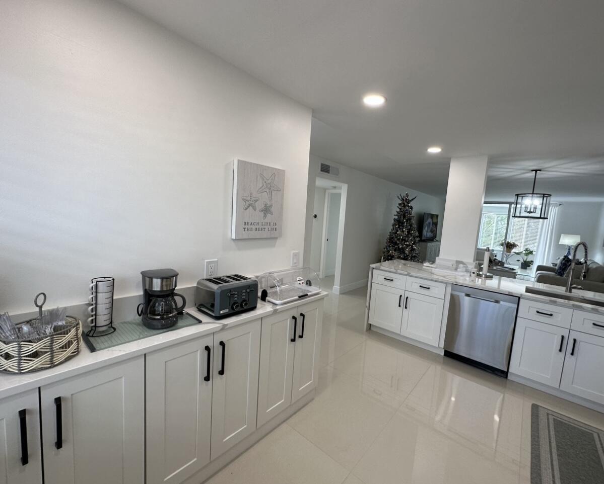 VILLAGES OF ORIOLE DEAUVILLE CONDO - Residential
