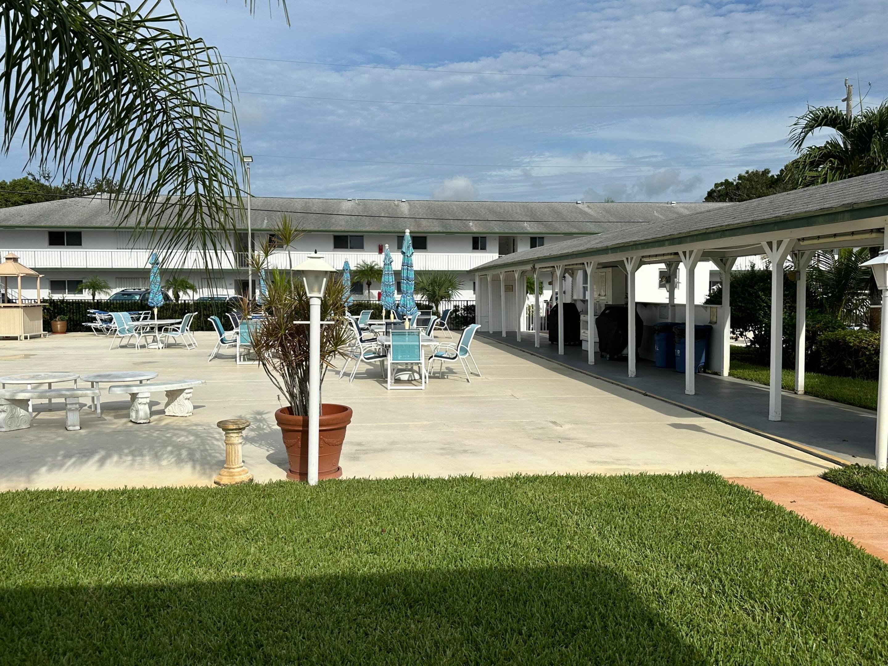 TEQUESTA GARDEN CONDO 7 - Residential