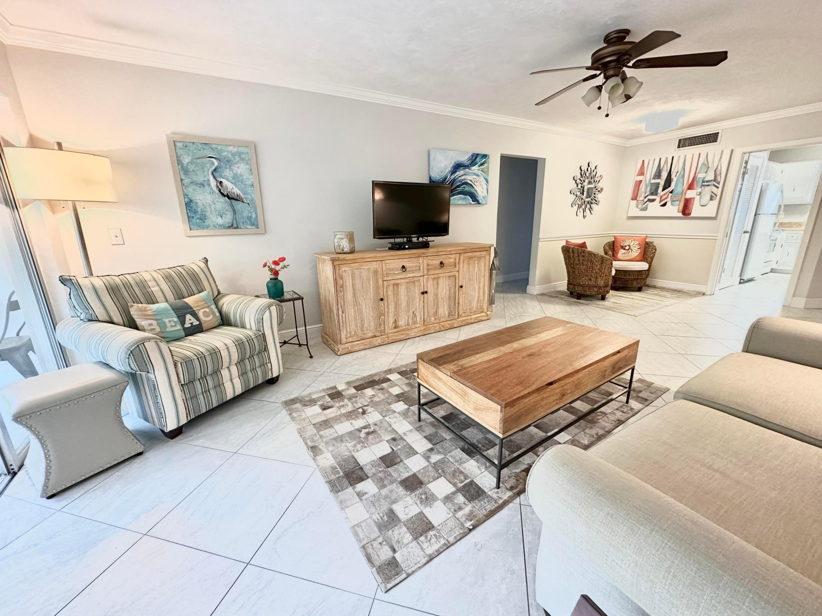 TEQUESTA GARDEN CONDO 7 - Residential