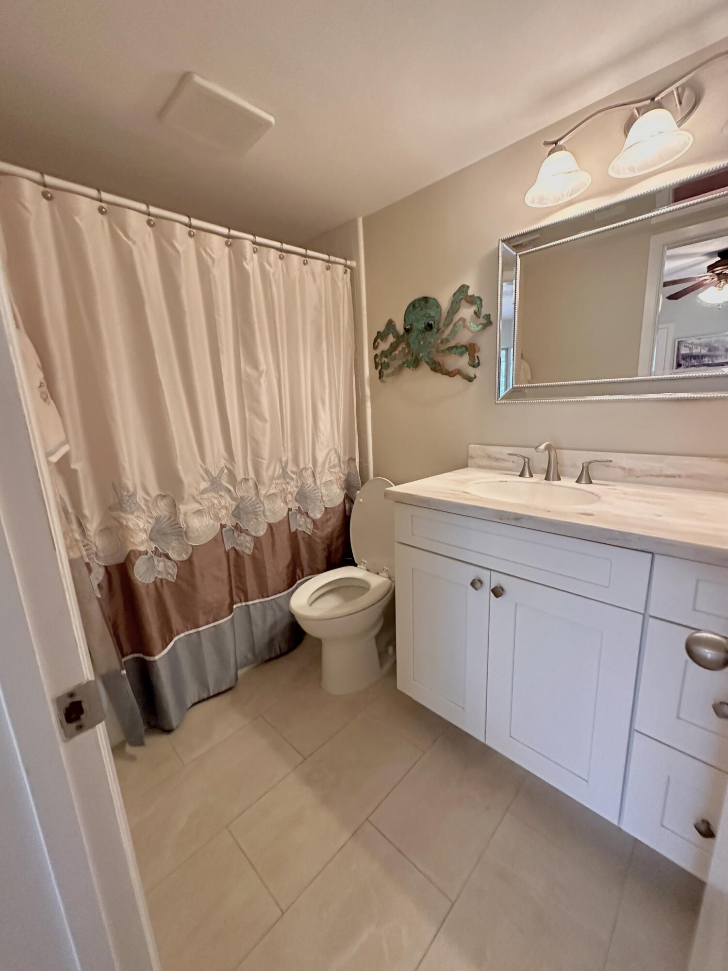 TEQUESTA GARDEN CONDO 7 - Residential