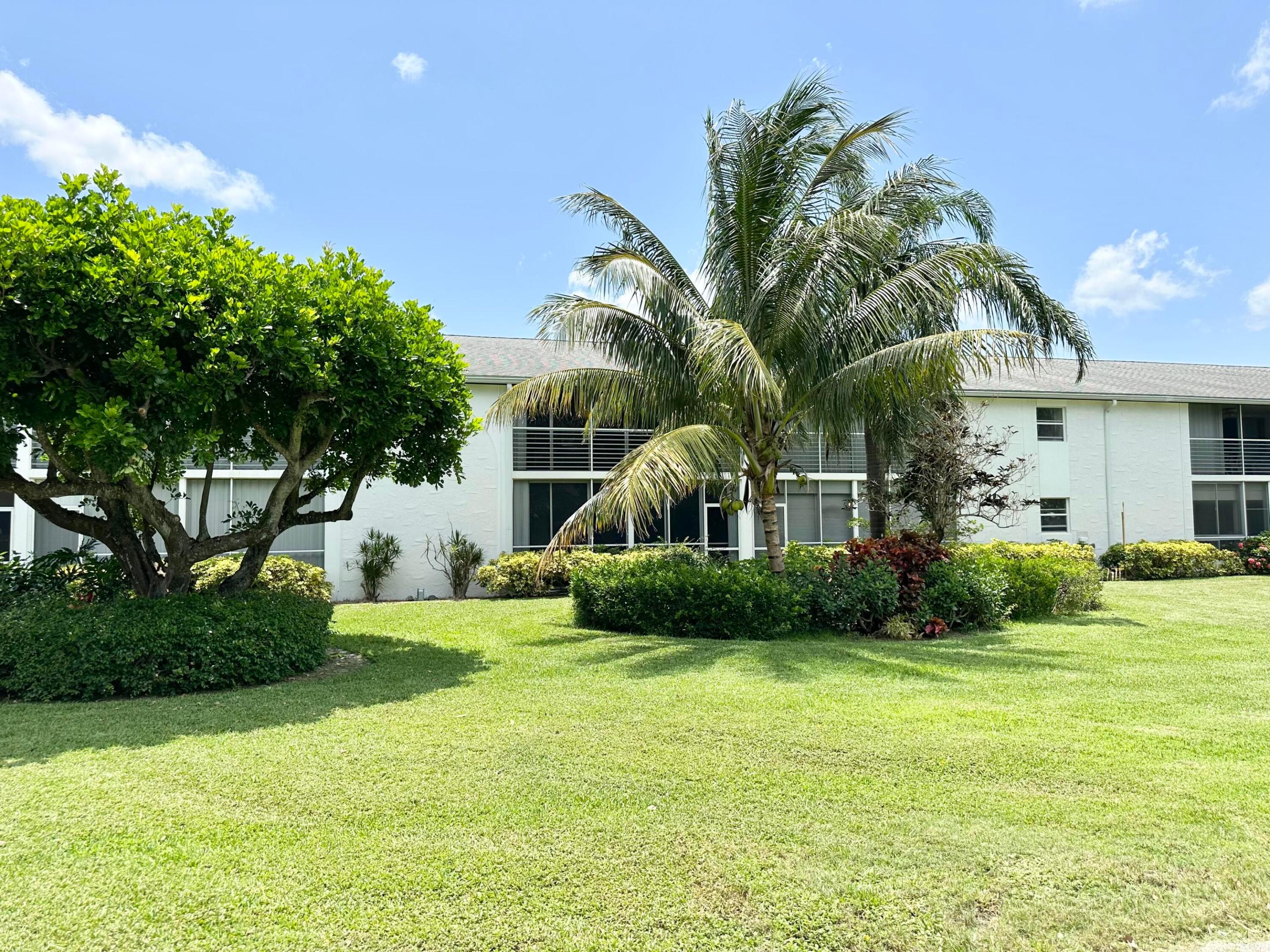 TEQUESTA GARDEN CONDO 7 - Residential