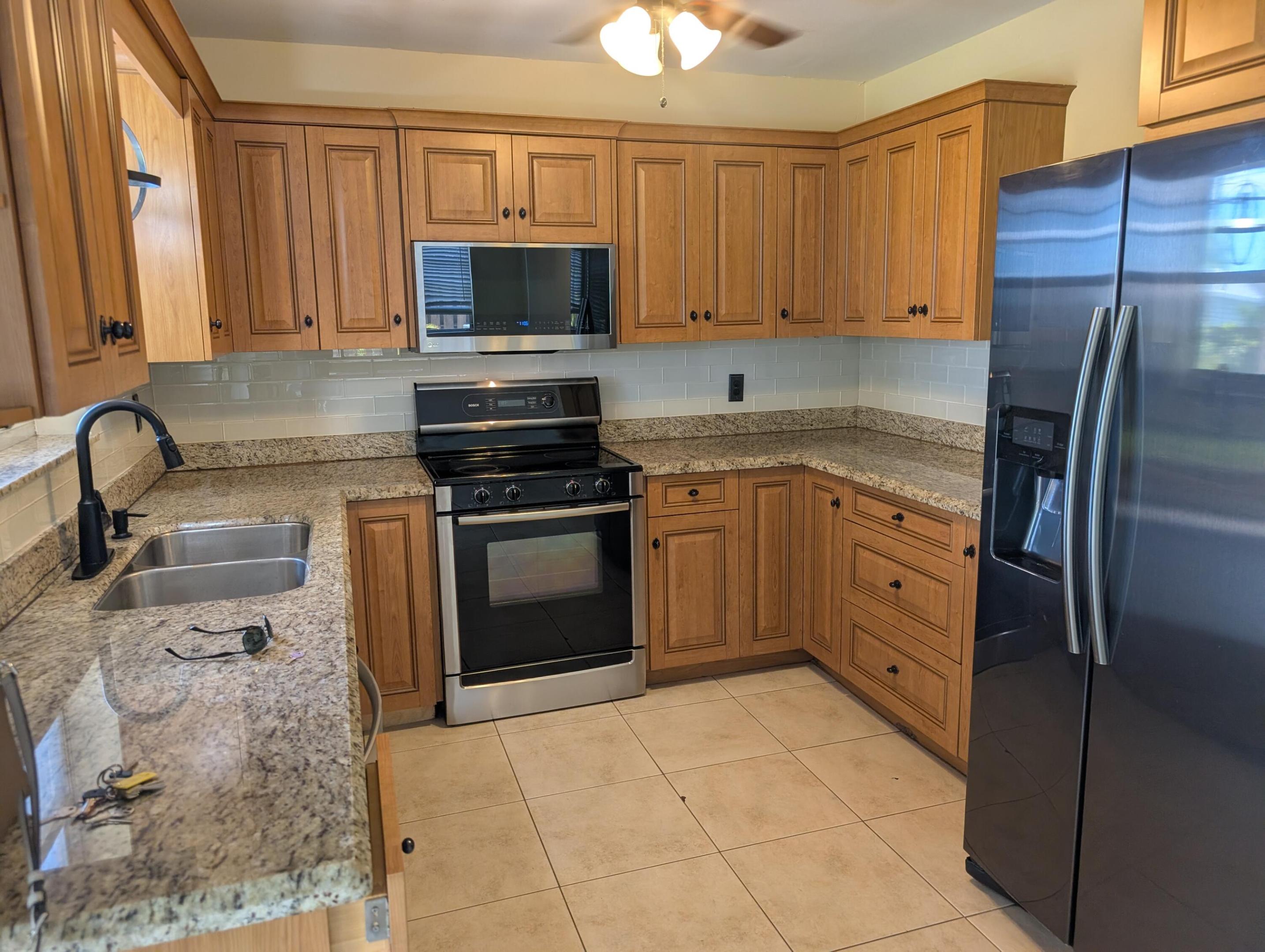 CORAL MANOR - Residential Lease