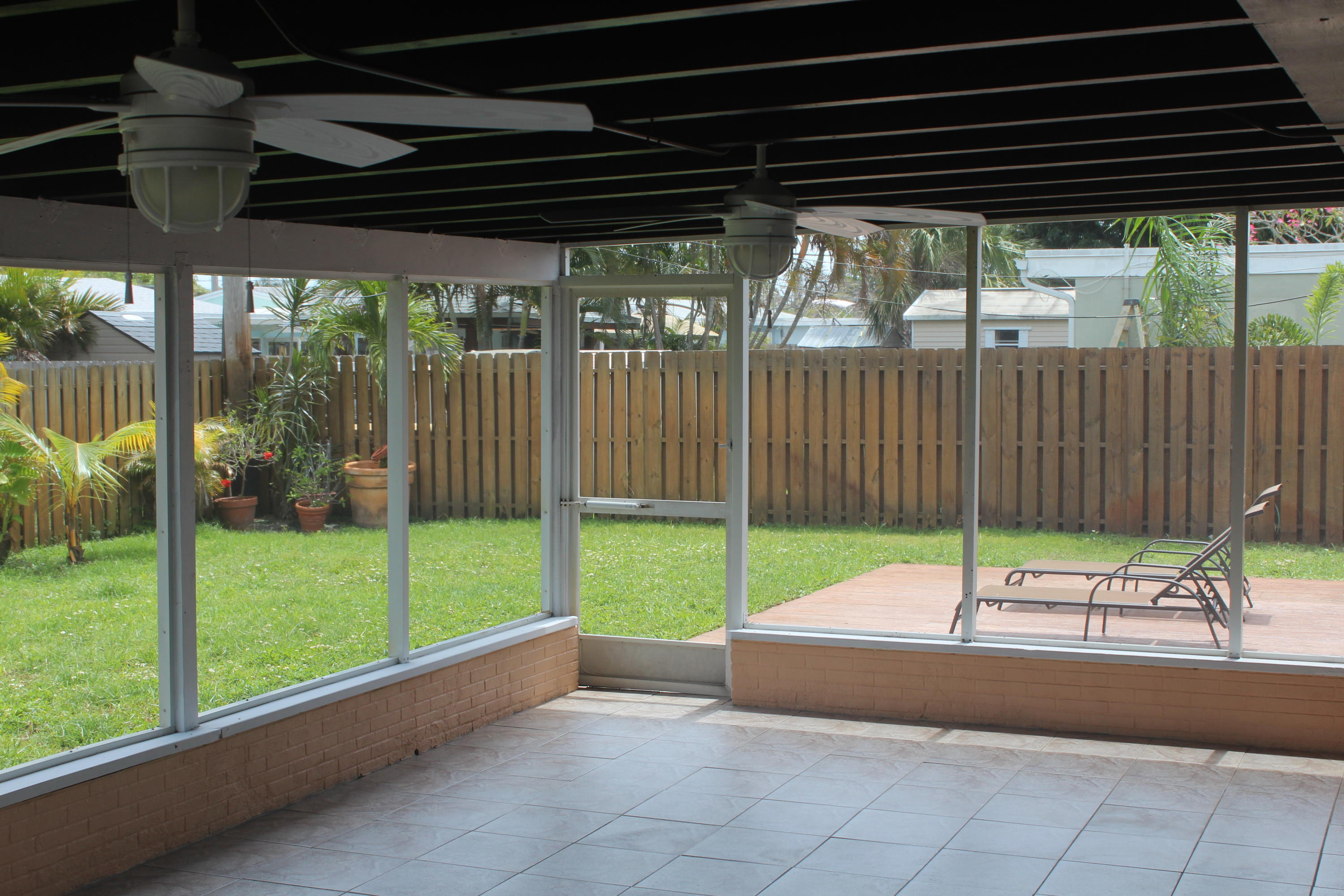 CORAL MANOR - Residential Lease