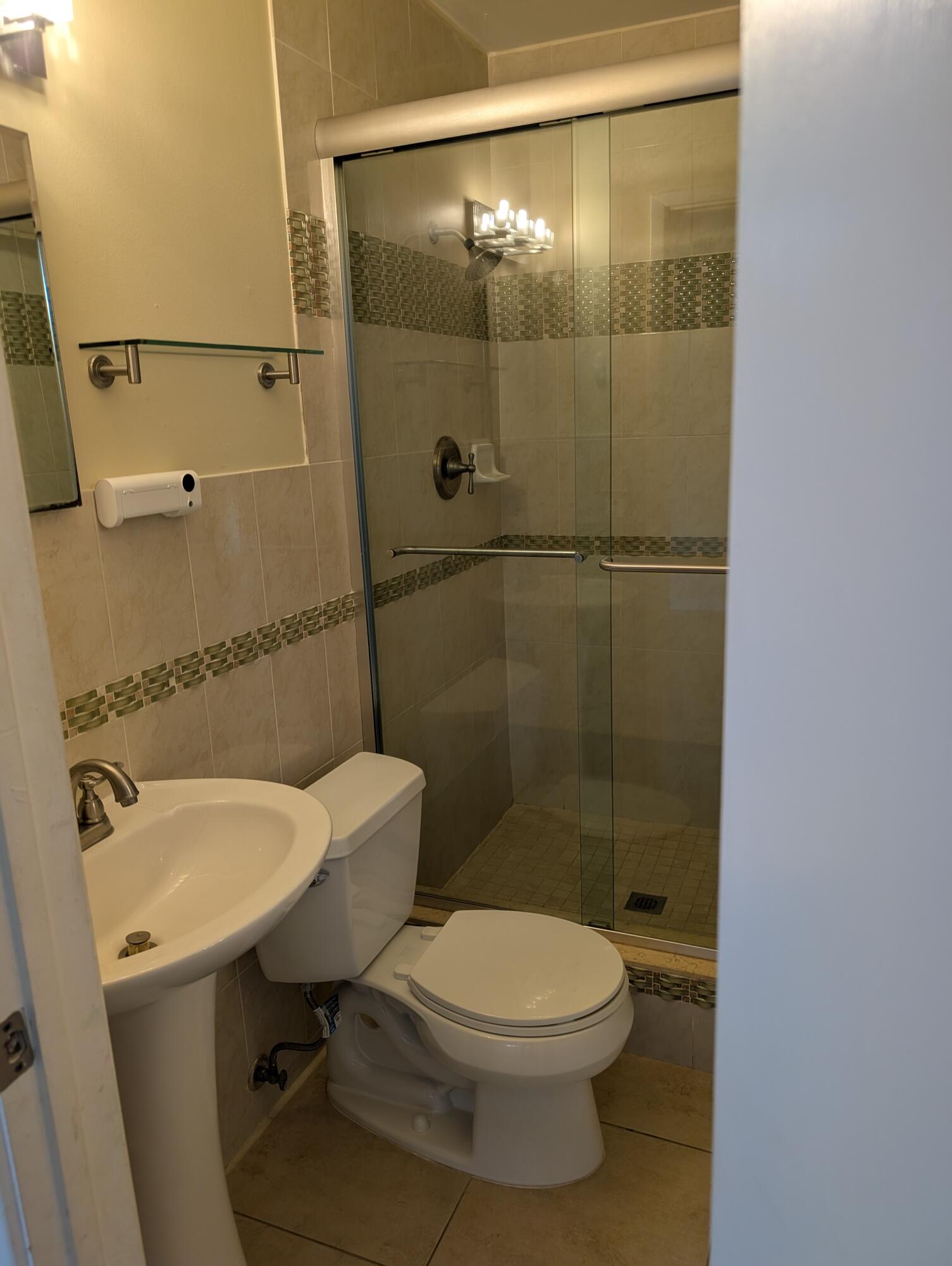 CORAL MANOR - Residential Lease