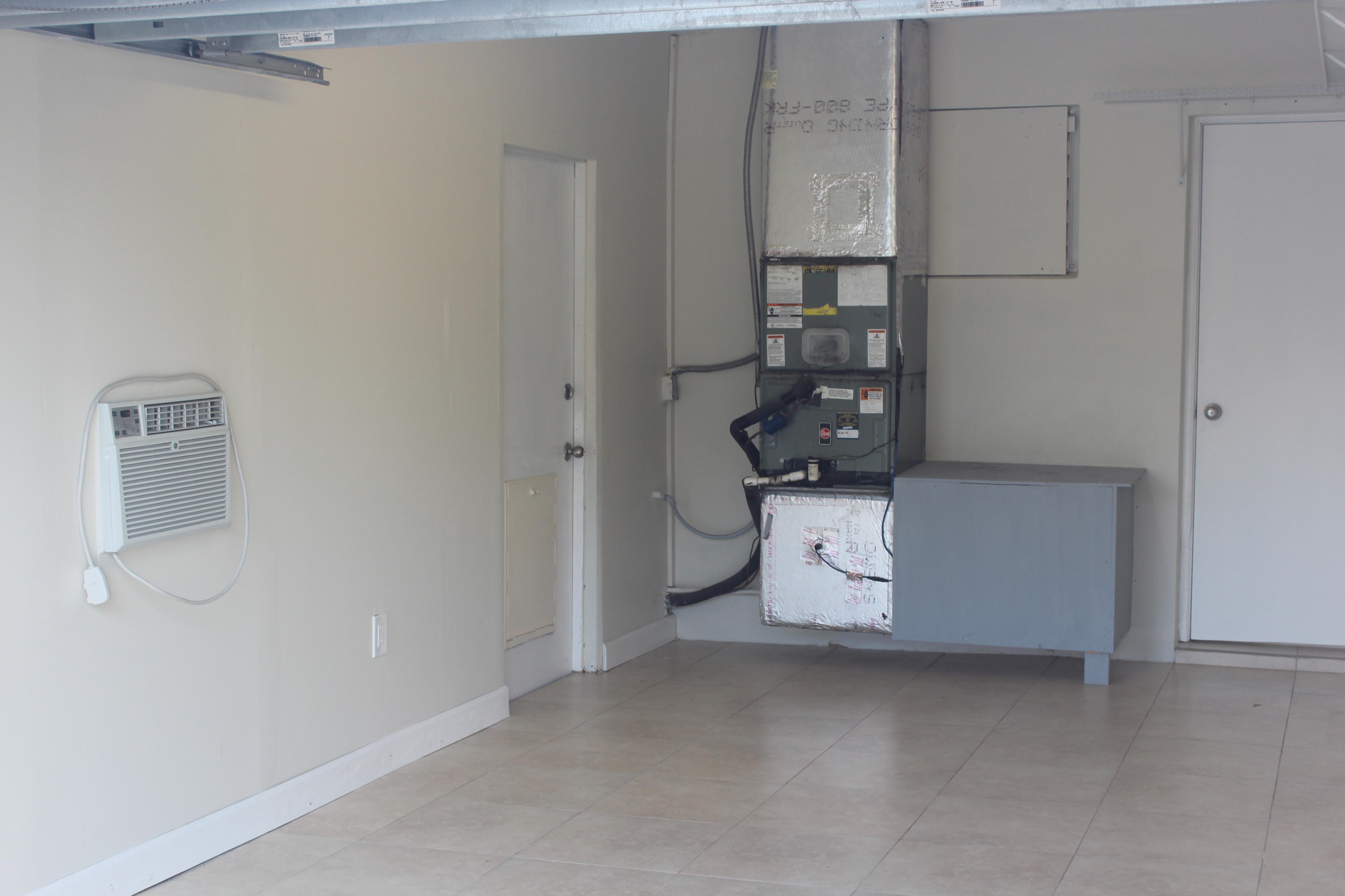 CORAL MANOR - Residential Lease