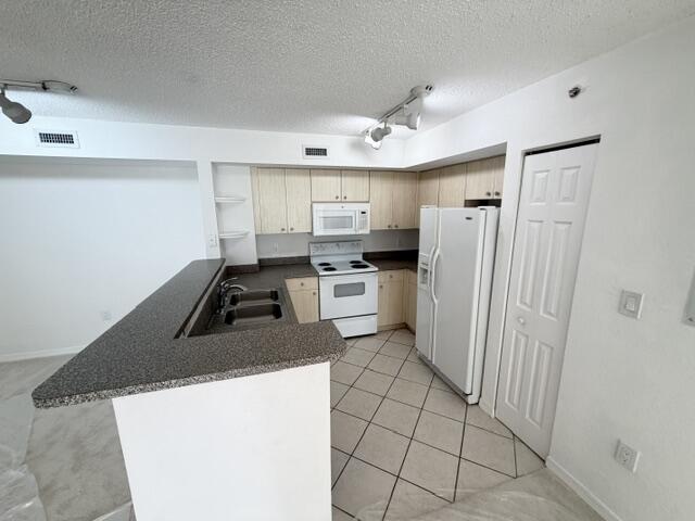 Flagler Pointe - Residential Lease